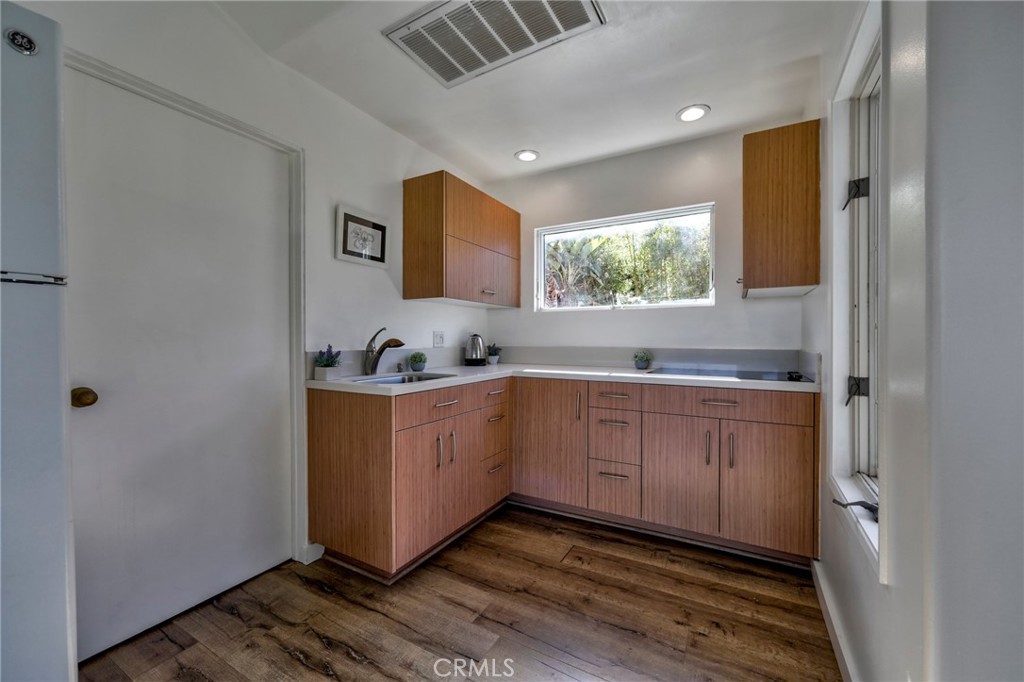Studio City, California, 91604, United States, 4 Bedrooms Bedrooms, ,3 BathroomsBathrooms,Residential,For Sale,1991680