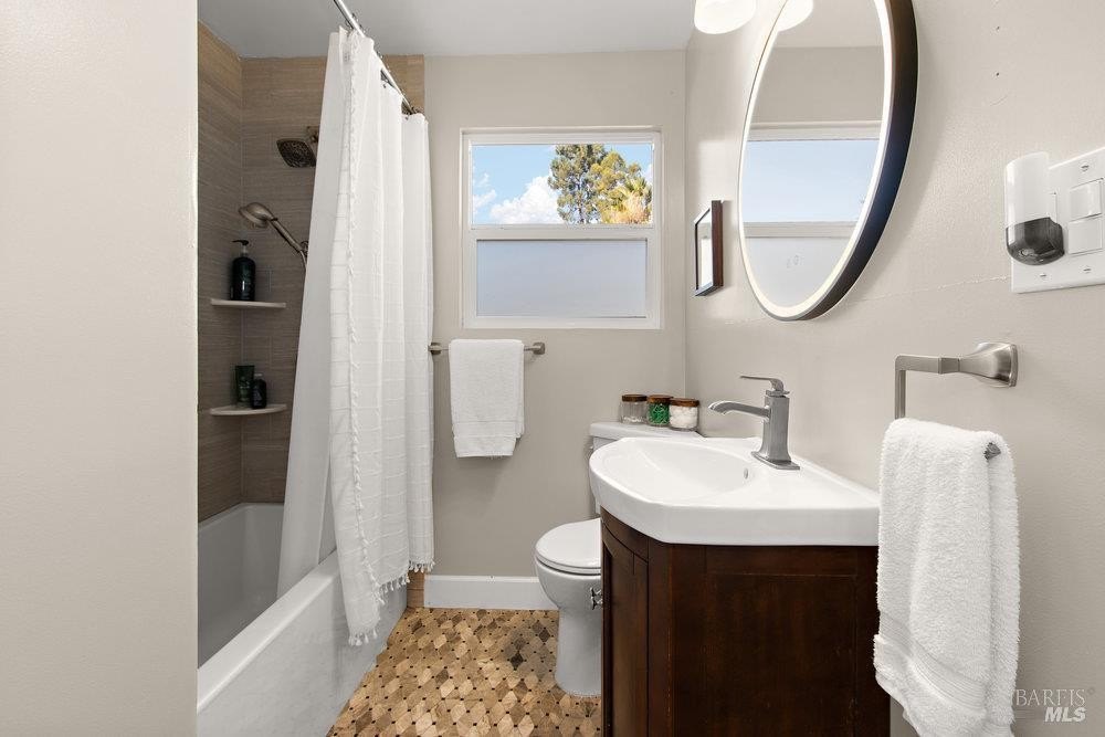 Benicia, California, 94510, United States, 2 Bedrooms Bedrooms, ,1 BathroomBathrooms,Residential,For Sale,1966169