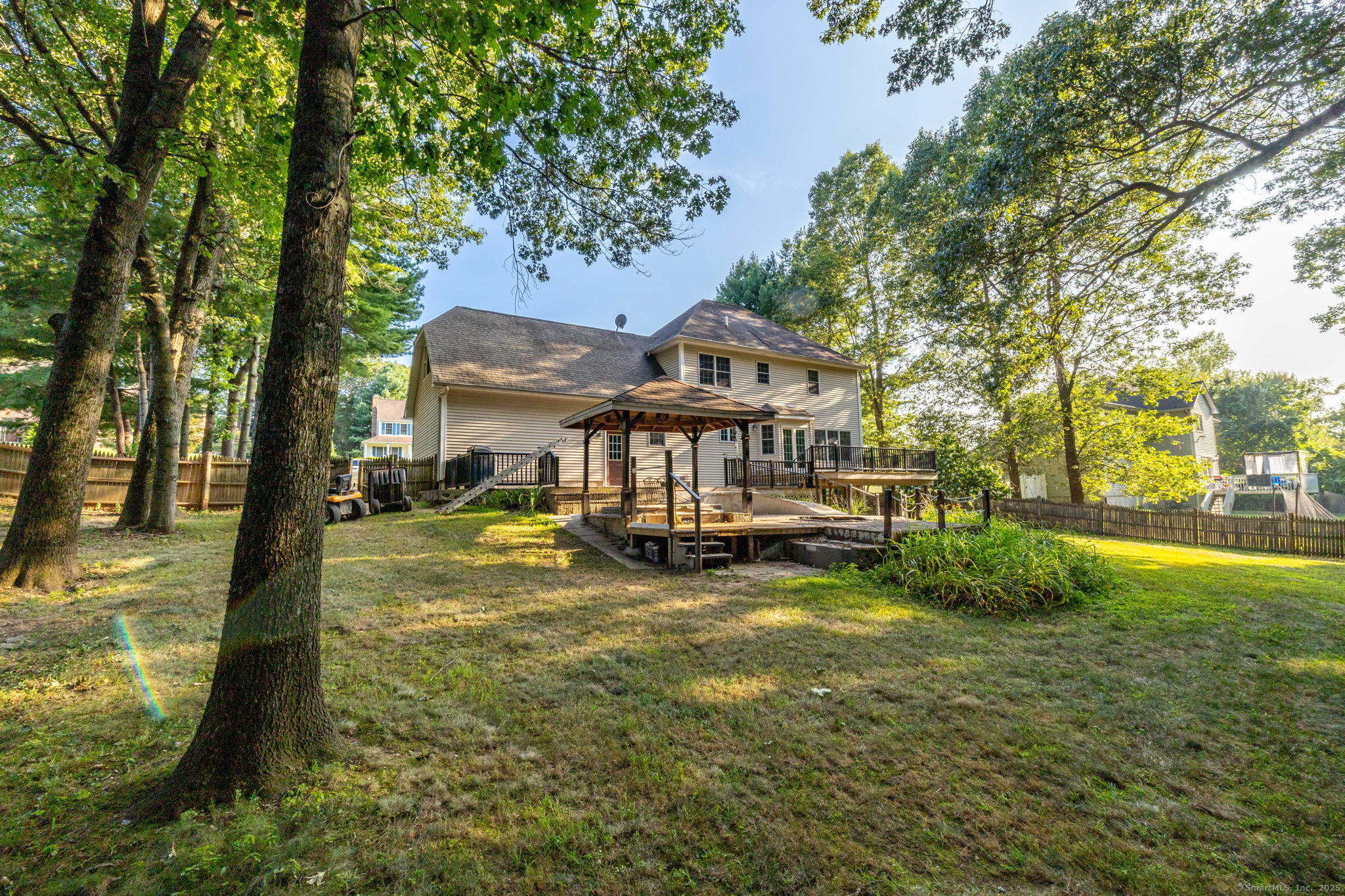 Manchester, Connecticut, 06040, United States, 3 Bedrooms Bedrooms, ,3 BathroomsBathrooms,Residential,For Sale,1917264