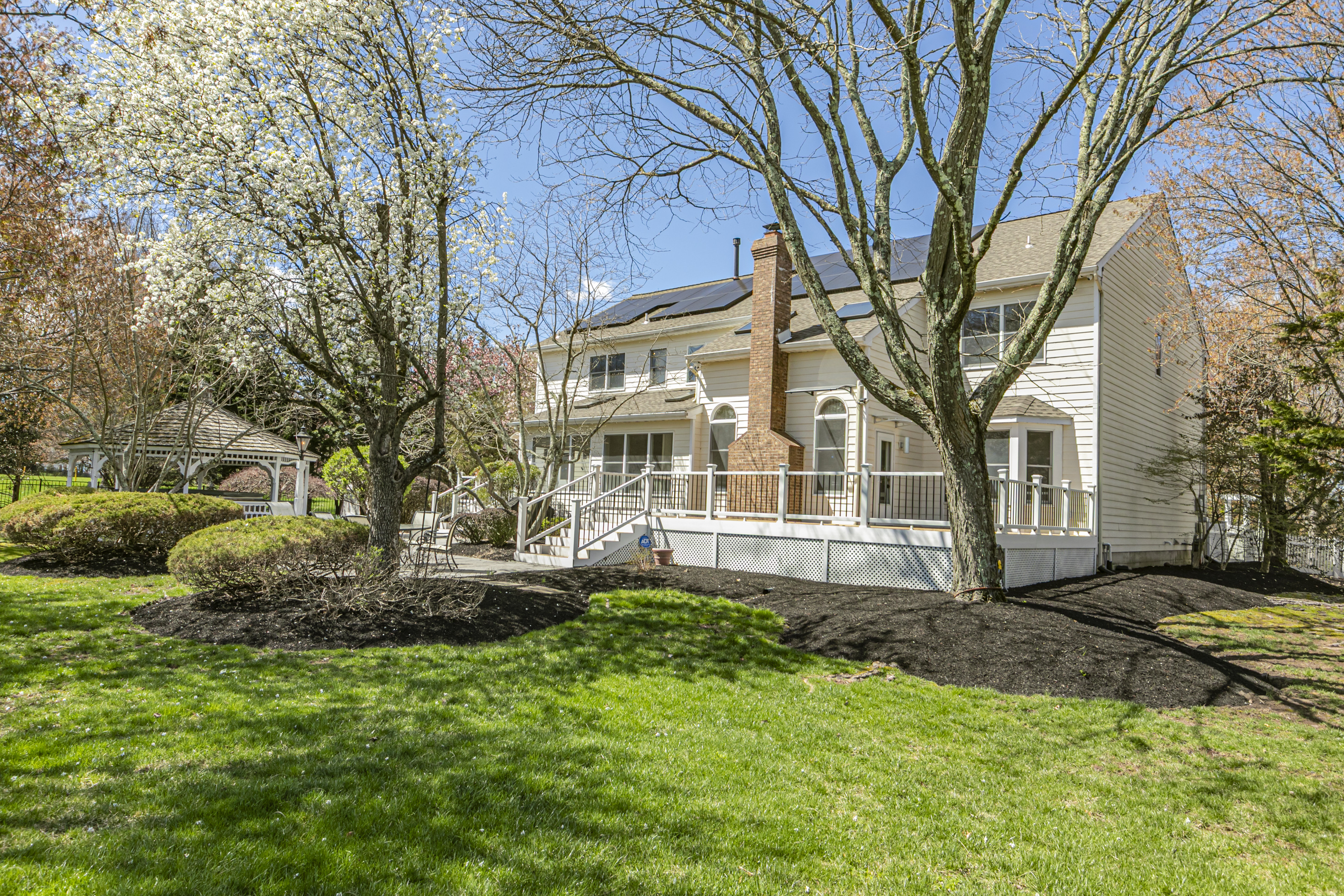  Newly Updated Ettl Farm Home on an Exceptional Lot - 物件實景