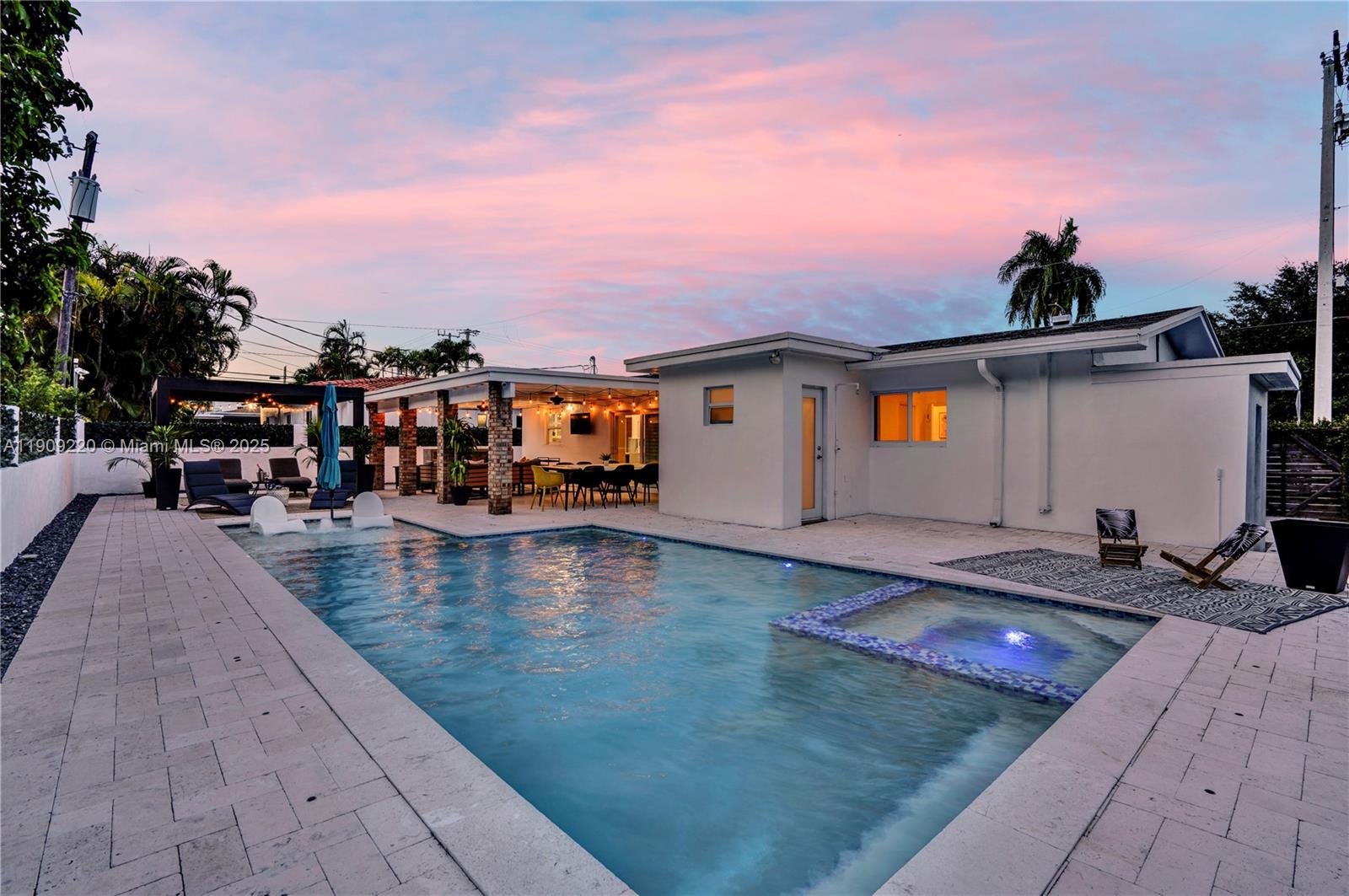 Miami, Florida, 33145, United States, 3 Bedrooms Bedrooms, ,2 BathroomsBathrooms,Residential,For Sale,1987524