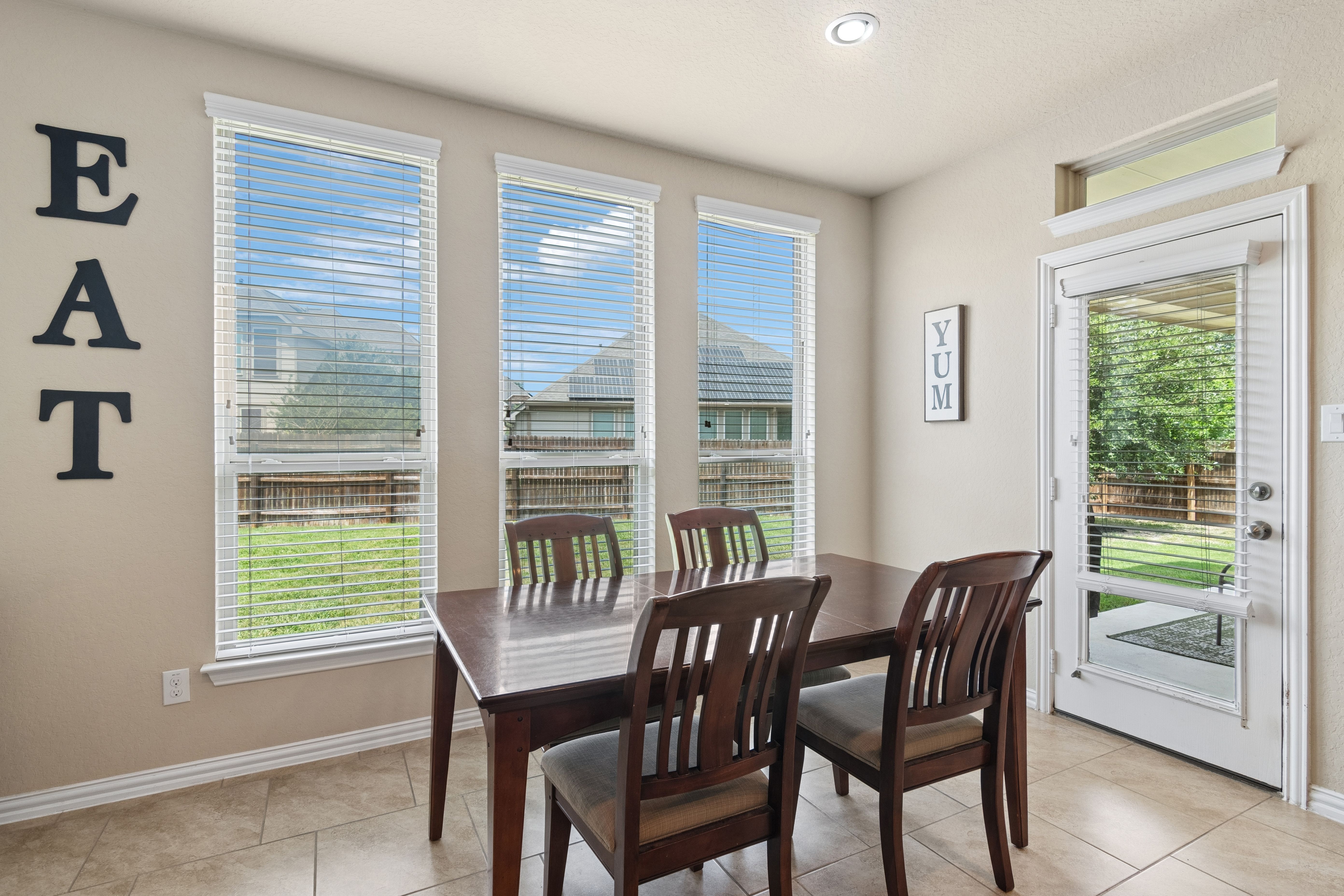  Open Concept Living in Kallison Ranch - 物件實景