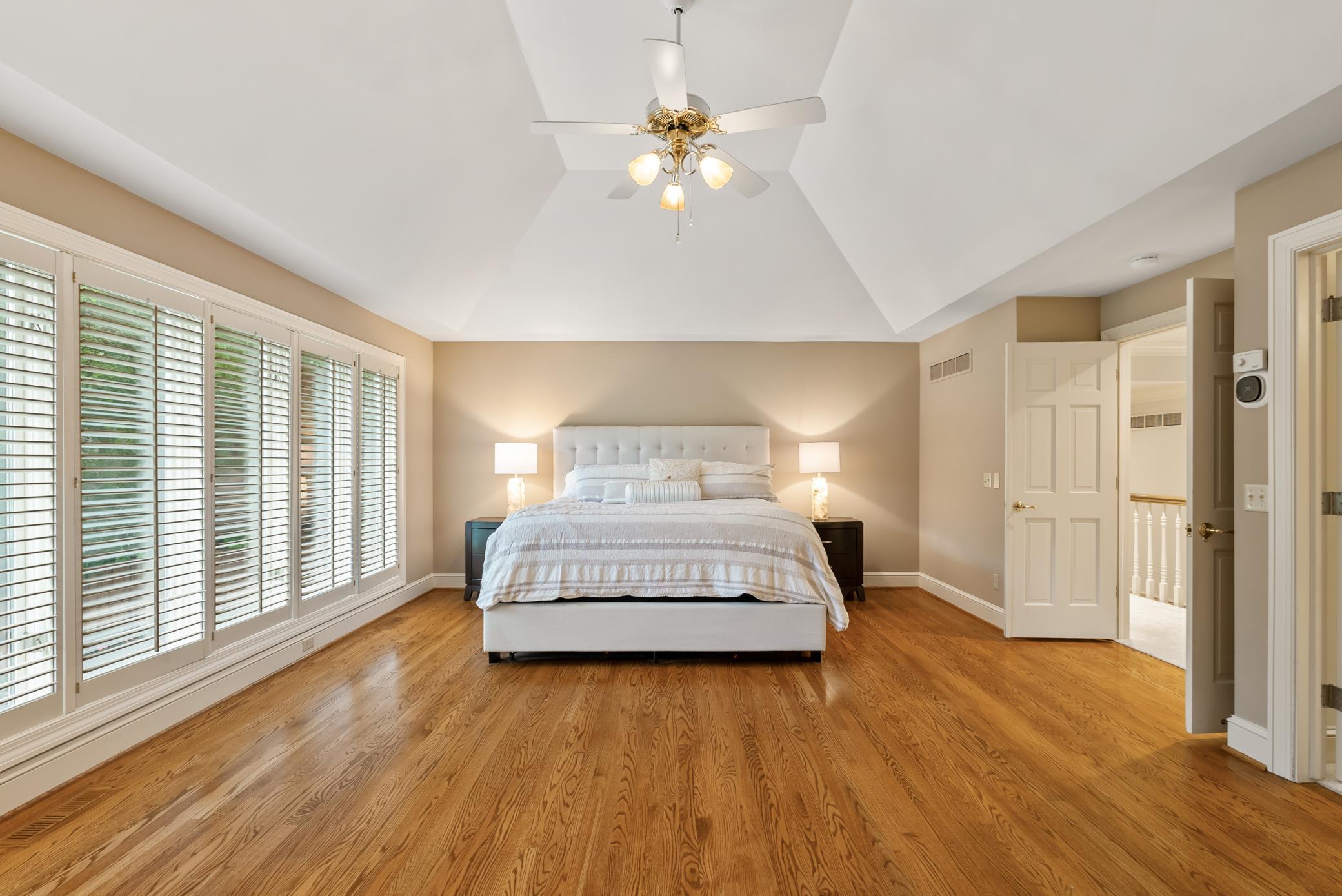 Excelsior, Minnesota, 55331, United States, 5 Bedrooms Bedrooms, ,6 BathroomsBathrooms,Residential,For Sale,1906981