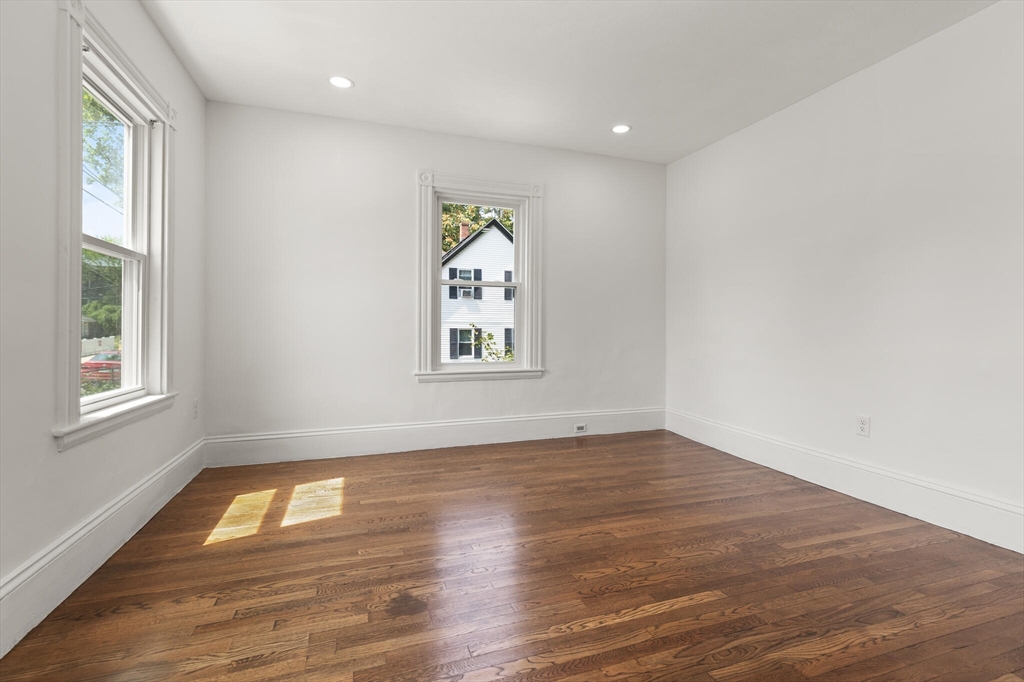 Quincy, Massachusetts, 02169, United States, 3 Bedrooms Bedrooms, ,2 BathroomsBathrooms,Residential,For Sale,1943561
