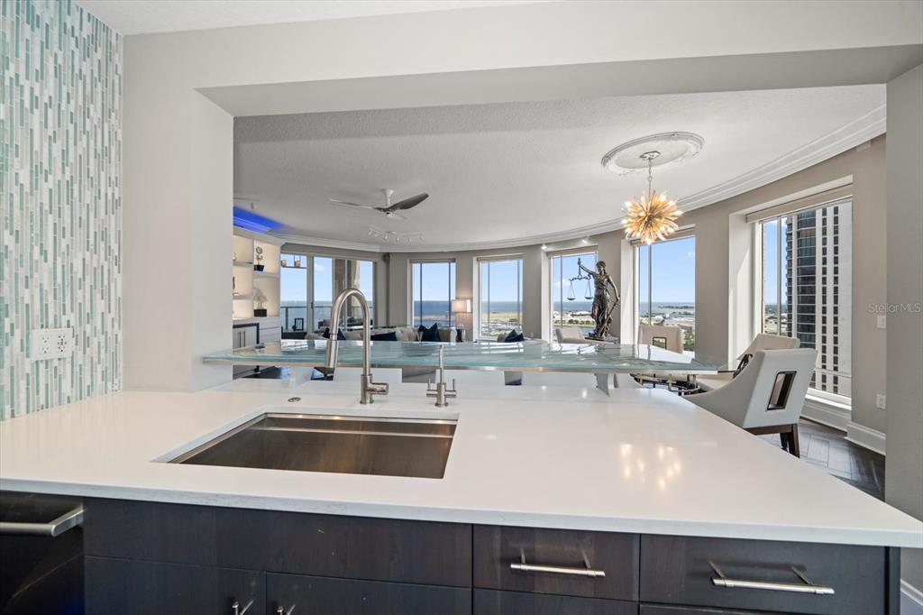 100 Beach Drive NE Unit 1900, St Petersburg, Florida, 33701, United States, 4 Bedrooms Bedrooms, ,6 BathroomsBathrooms,Residential,For Sale,100 Beach Drive NE Unit 1900,1618672