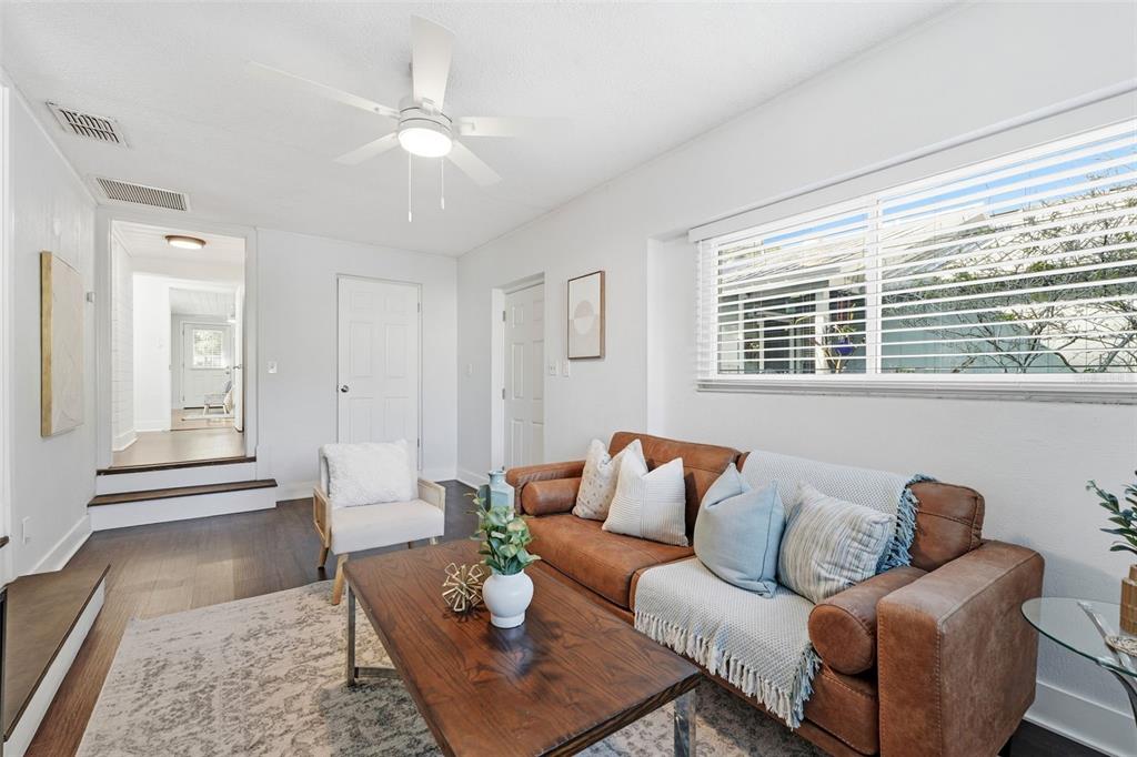 Winter Park, Florida, 32789, United States, 3 Bedrooms Bedrooms, ,2 BathroomsBathrooms,Residential,For Sale,1987526