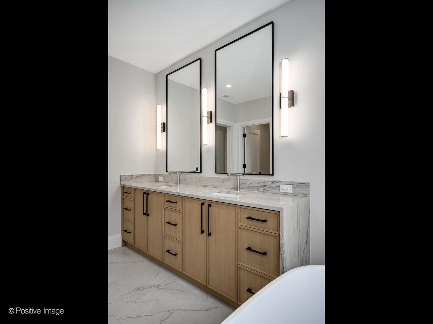 Wilmette, Illinois, 60091, United States, 5 Bedrooms Bedrooms, ,6 BathroomsBathrooms,Residential,For Sale,1987581