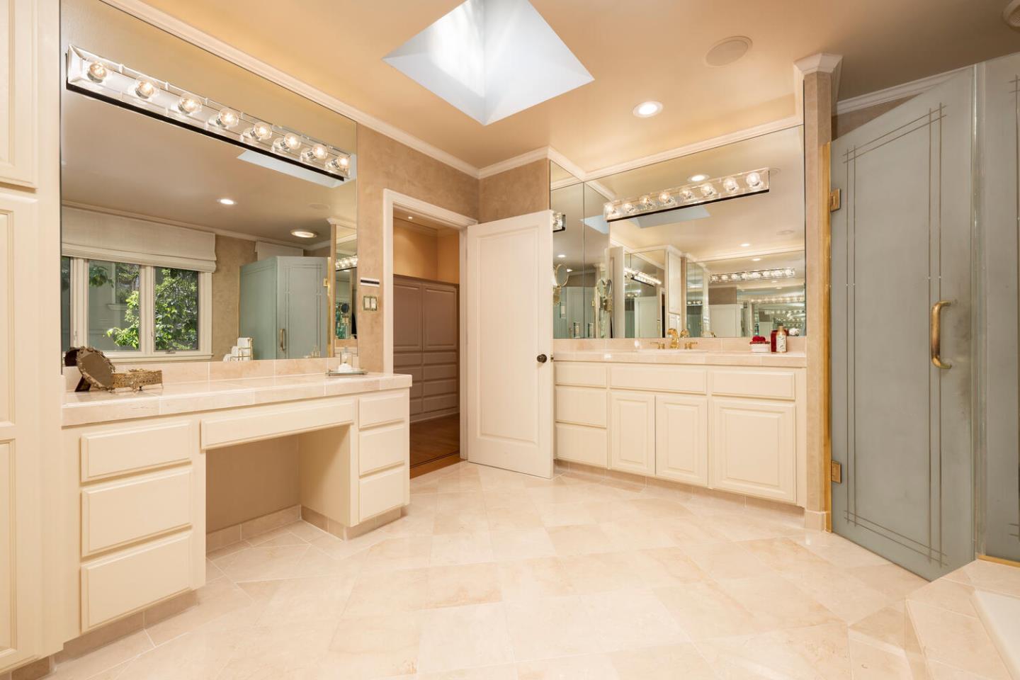 Hillsborough, California, 94010, United States, 4 Bedrooms Bedrooms, ,6 BathroomsBathrooms,Residential,For Sale,1941061