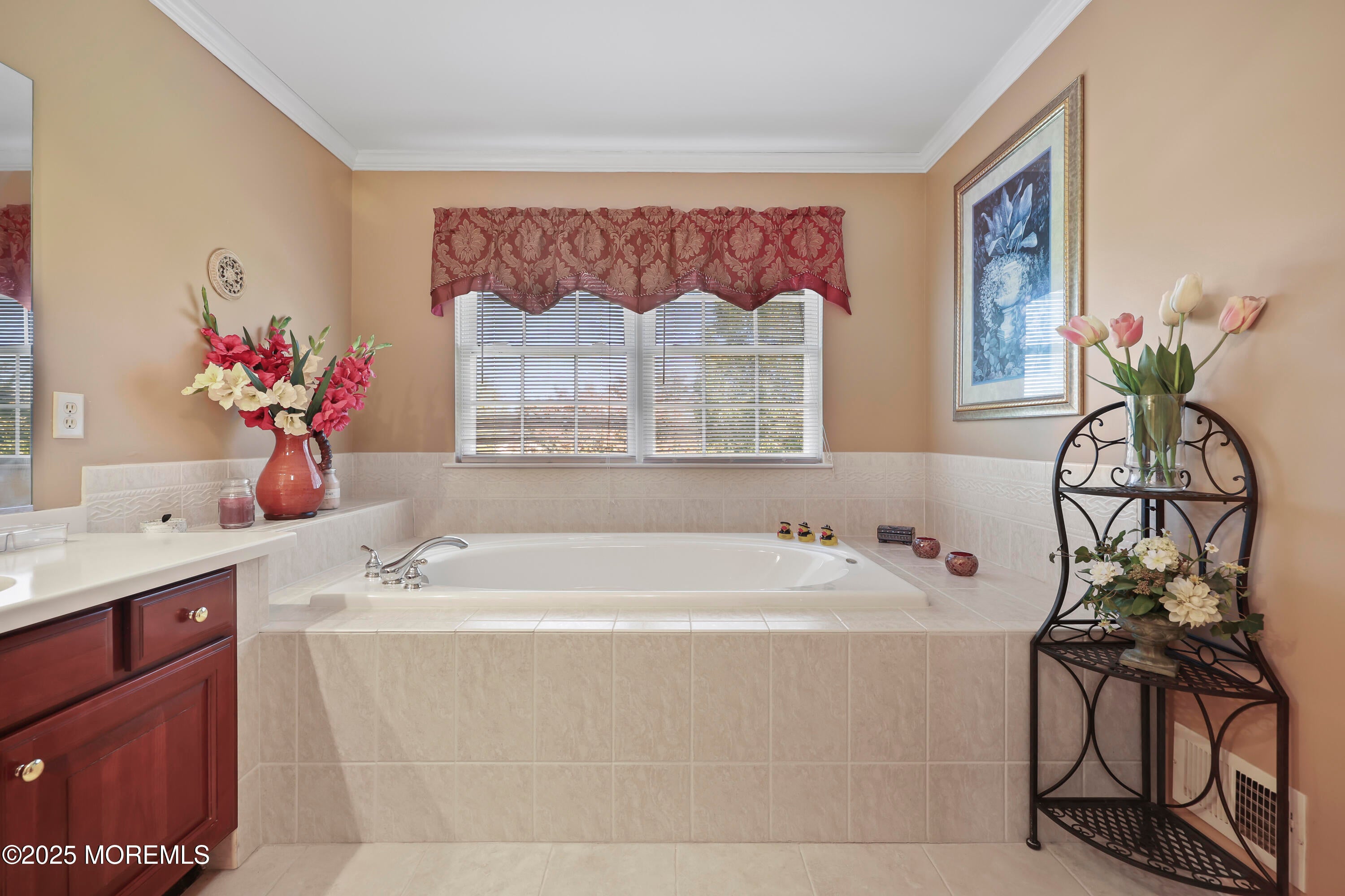 Freehold, New Jersey, 07728, United States, 5 Bedrooms Bedrooms, ,4 BathroomsBathrooms,Residential,For Sale,1983121