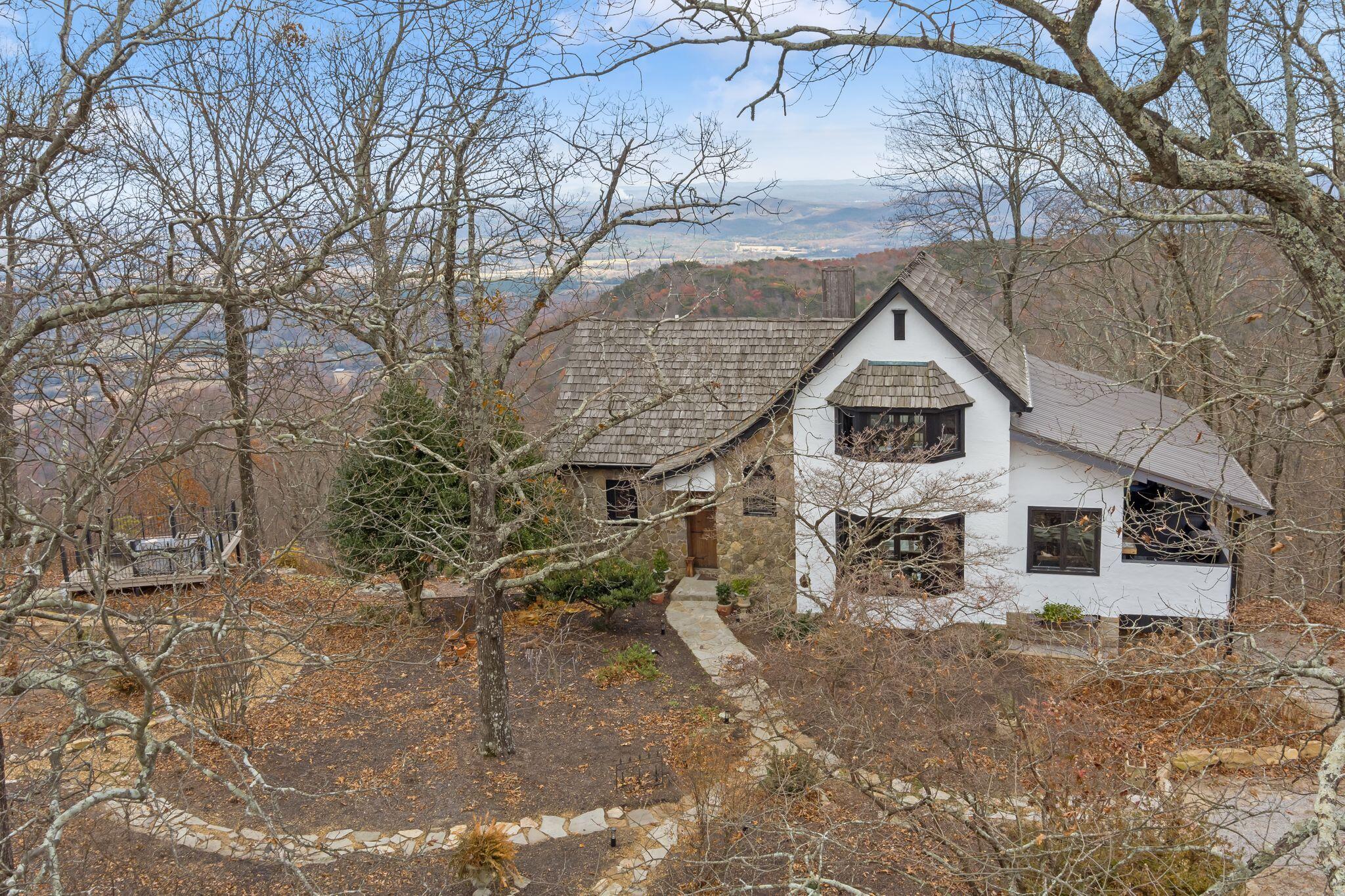 Rising Fawn, Georgia, 30738, United States, 2 Bedrooms Bedrooms, ,2 BathroomsBathrooms,Residential,For Sale,1995389