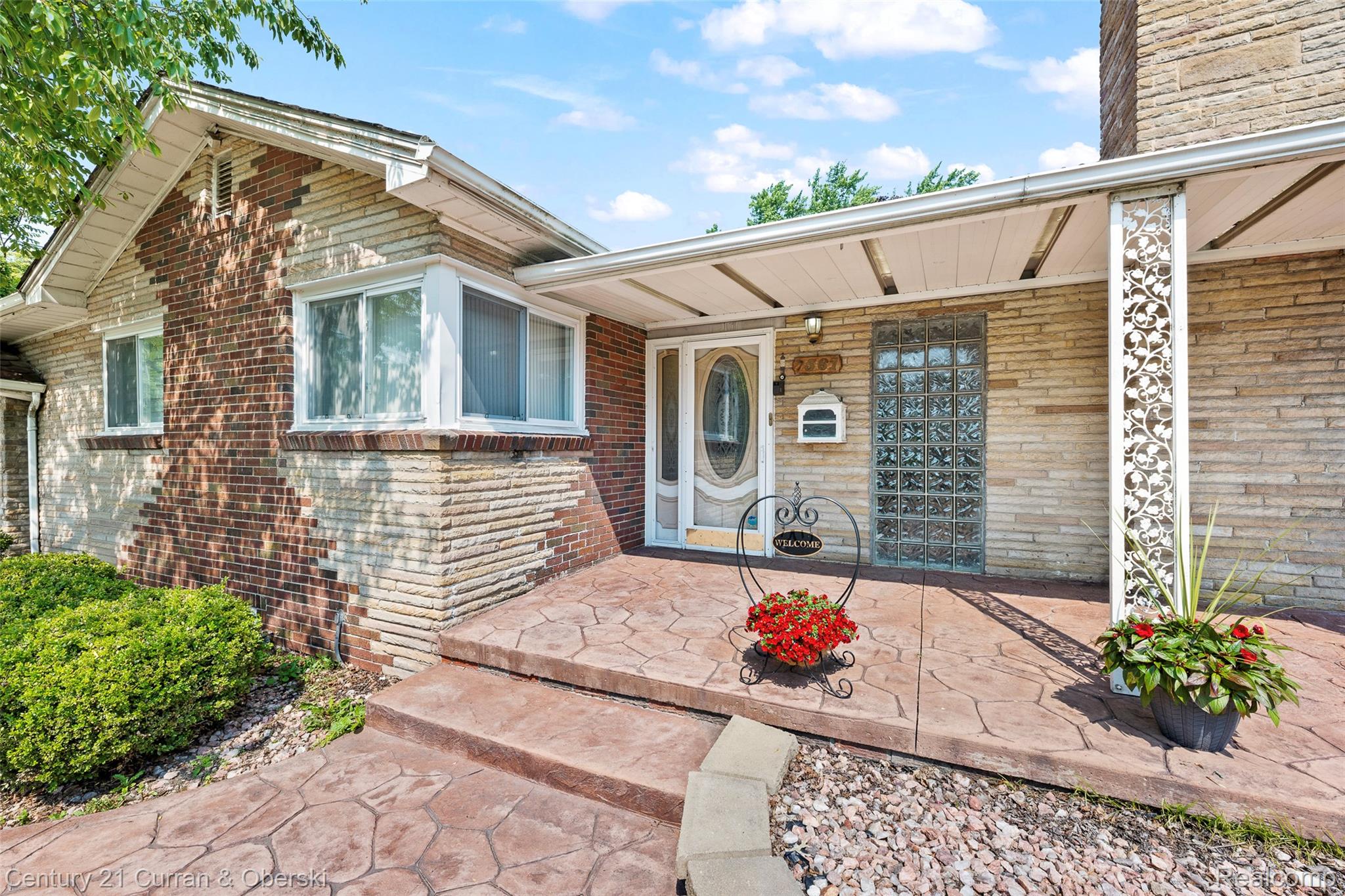 Dearborn, Michigan, 48126, United States, 3 Bedrooms Bedrooms, ,4 BathroomsBathrooms,Residential,For Sale,1979682