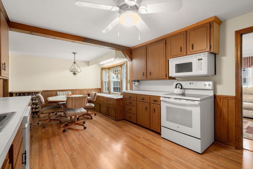 Norwood, Massachusetts, 02062, United States, 3 Bedrooms Bedrooms, ,2 BathroomsBathrooms,Residential,For Sale,1991969