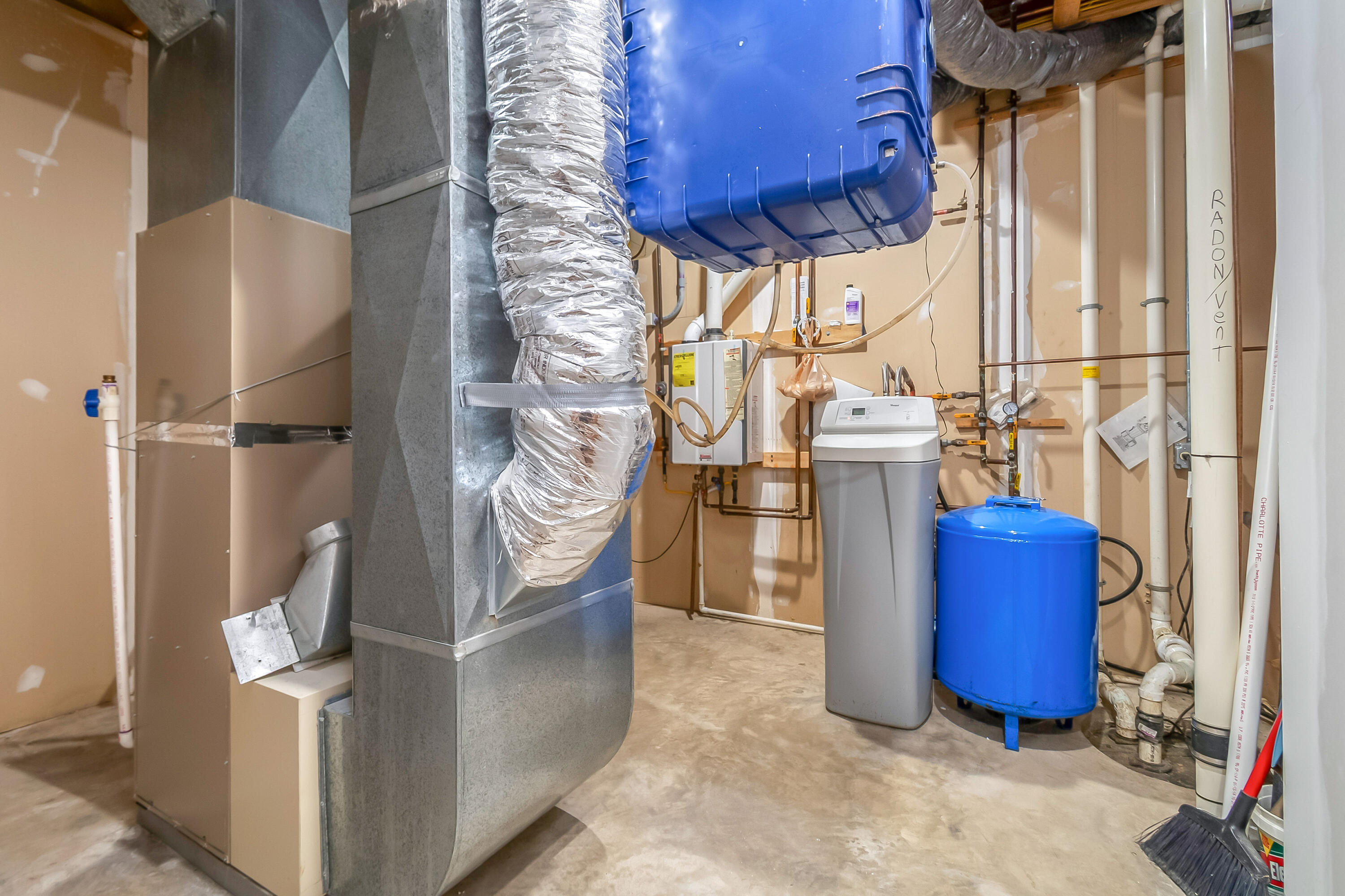 Hillsdale, Michigan, 49242, United States, 5 Bedrooms Bedrooms, ,3 BathroomsBathrooms,Residential,For Sale,1980121