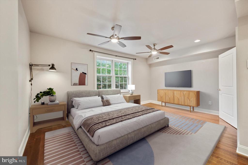 Philadelphia, Pennsylvania, 19125, United States, 4 Bedrooms Bedrooms, ,3 BathroomsBathrooms,Residential,For Sale,1836902