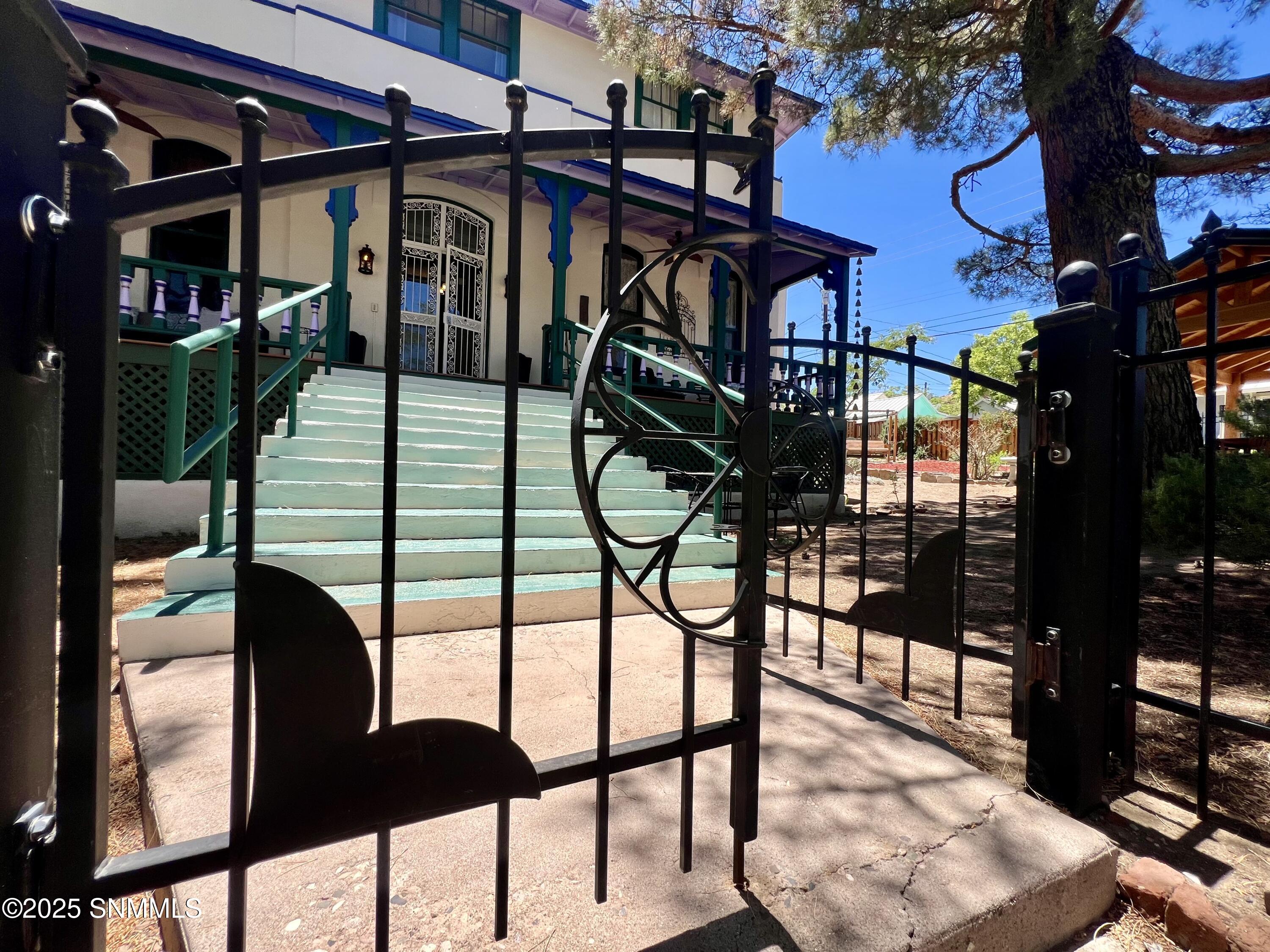 Silver City, New Mexico, 88061, United States, 5 Bedrooms Bedrooms, ,6 BathroomsBathrooms,Residential,For Sale,1849589