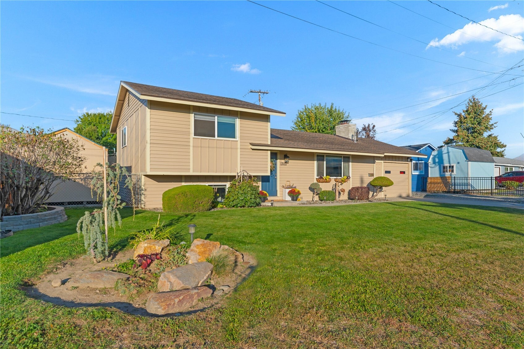Cashmere St, Wenatchee, WA 98801 #1