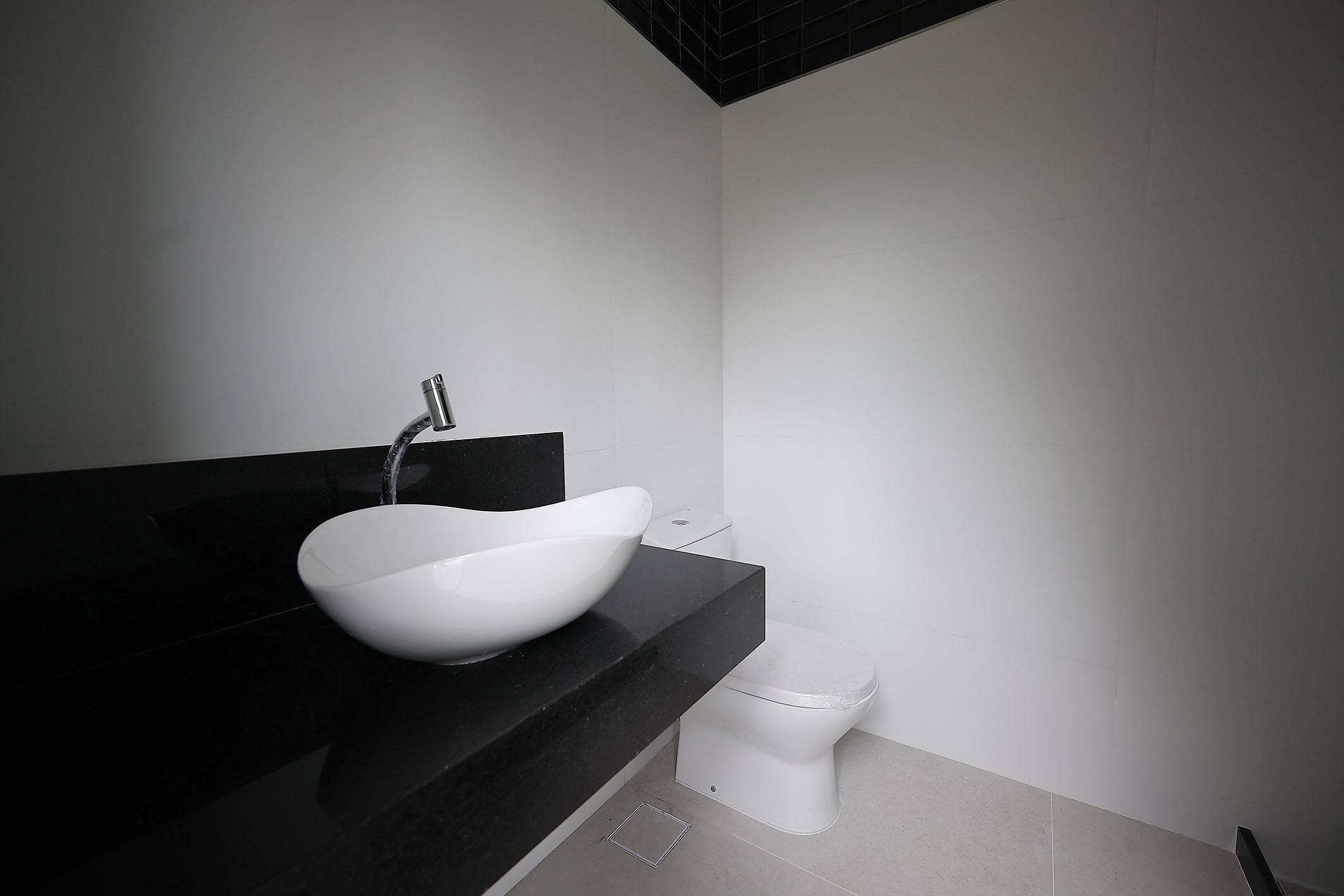  Triplex house with four suites and views of Pedra da Gávea in São Conrado - 物件實景