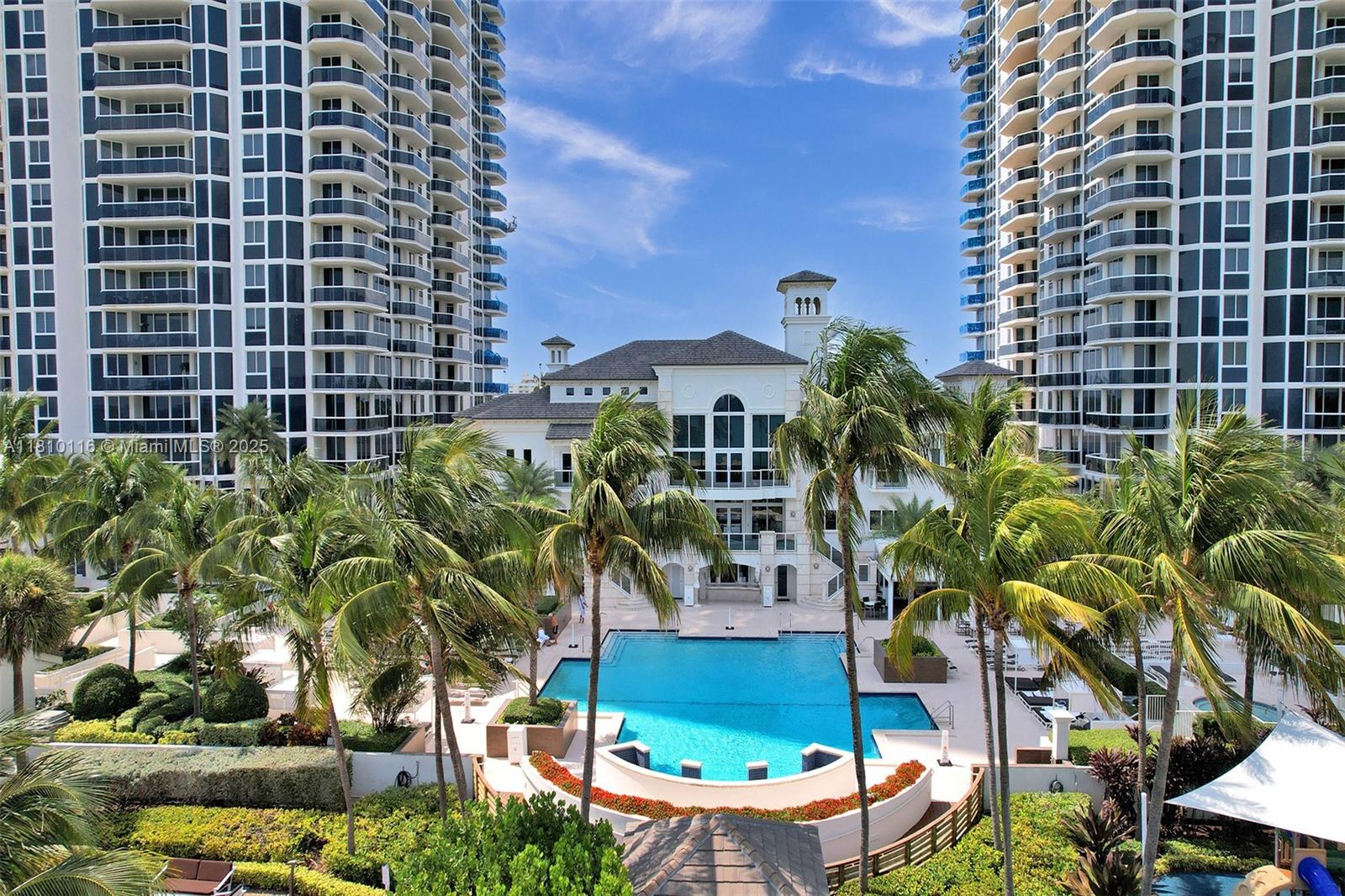 Miami Beach, Florida, 33140, United States, 2 Bedrooms Bedrooms, ,2 BathroomsBathrooms,Residential,For Sale,1838386