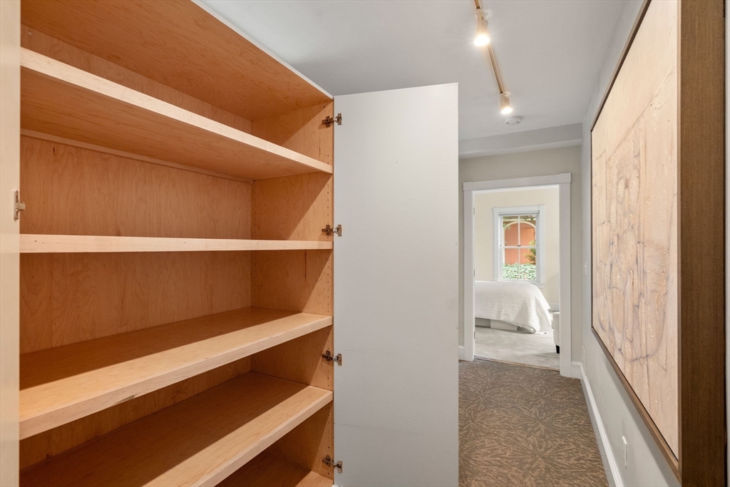 Brookline, Massachusetts, 02445, United States, 2 Bedrooms Bedrooms, ,2 BathroomsBathrooms,Residential,For Sale,1849691