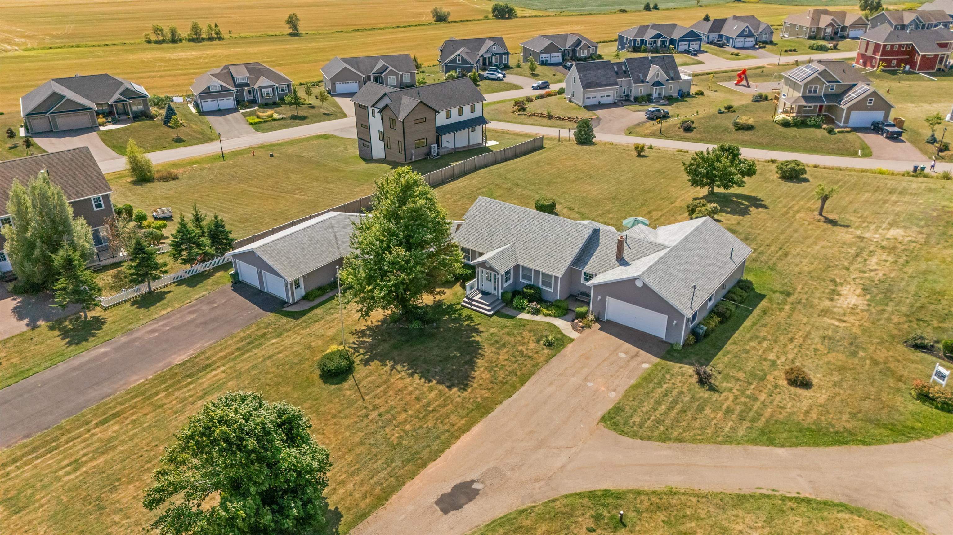 STRATFORD, Prince Edward Island, C1B 0J7, CA, 7 Bedrooms Bedrooms, ,4 BathroomsBathrooms,Residential,For Sale,1949695