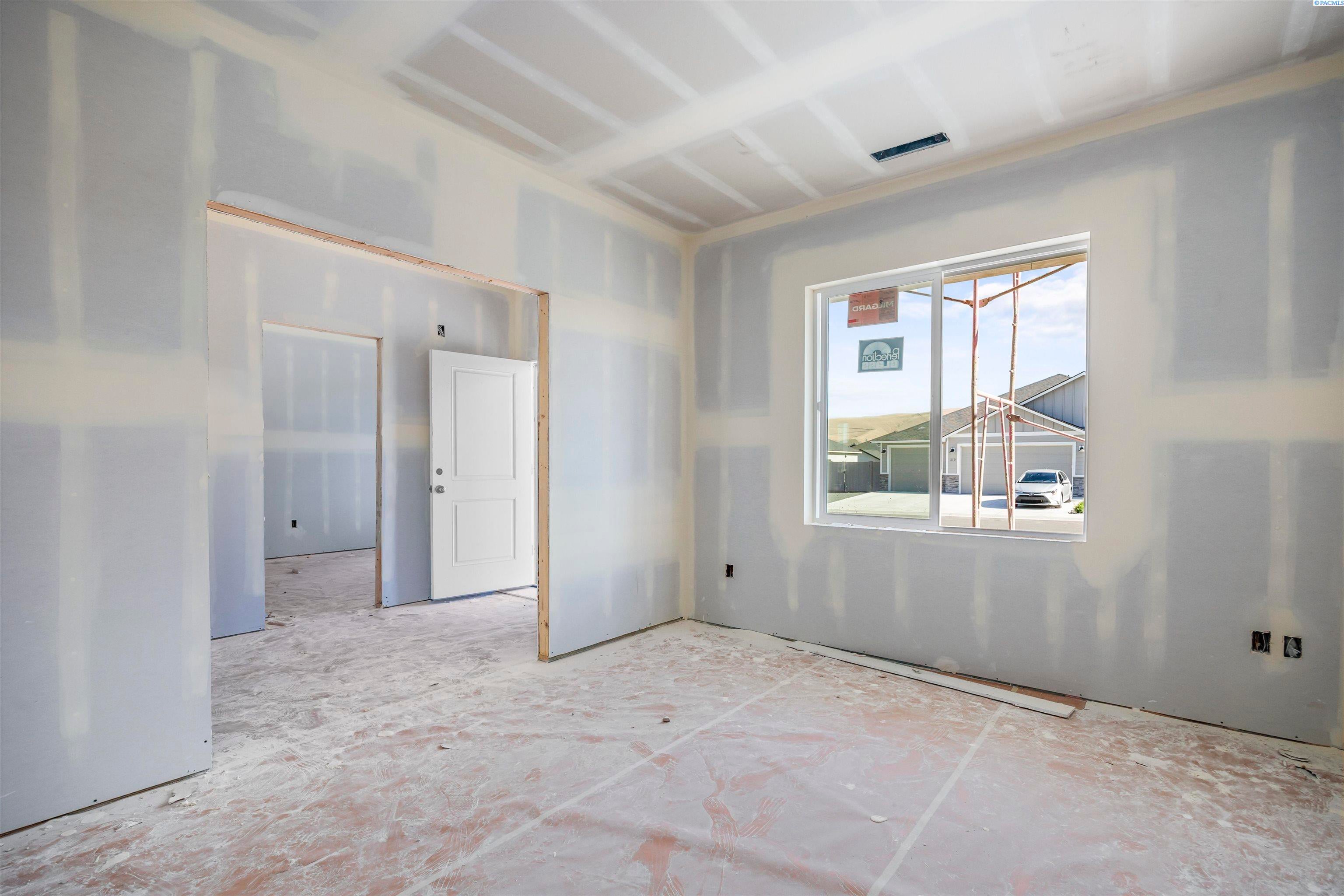 Prosser, Washington, 99350, United States, 5 Bedrooms Bedrooms, ,3 BathroomsBathrooms,Residential,For Sale,1924139