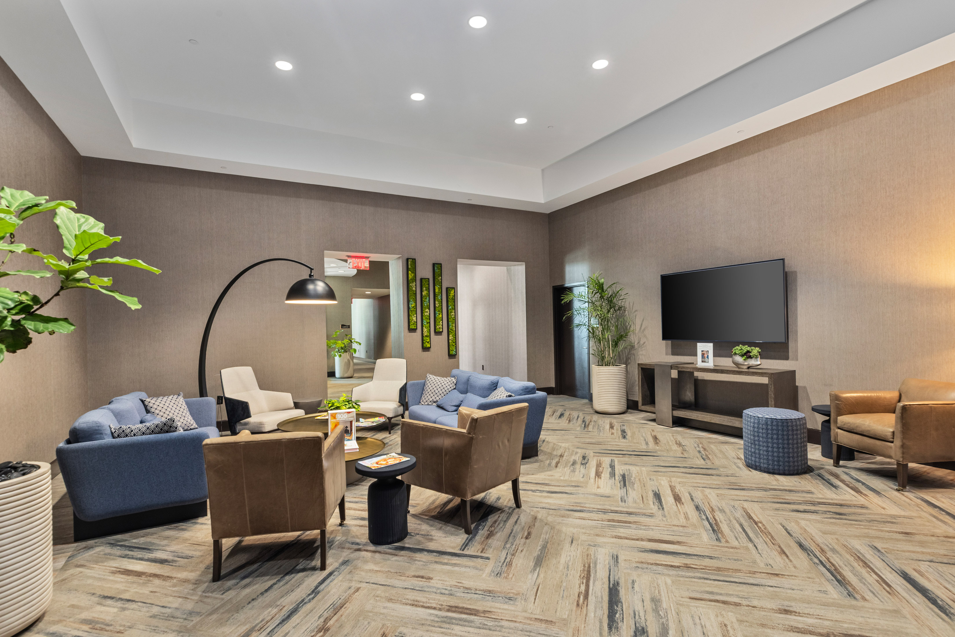  Exceptional Condo Offer Offers an Array of Amenities in a Prime Location - 物件實景