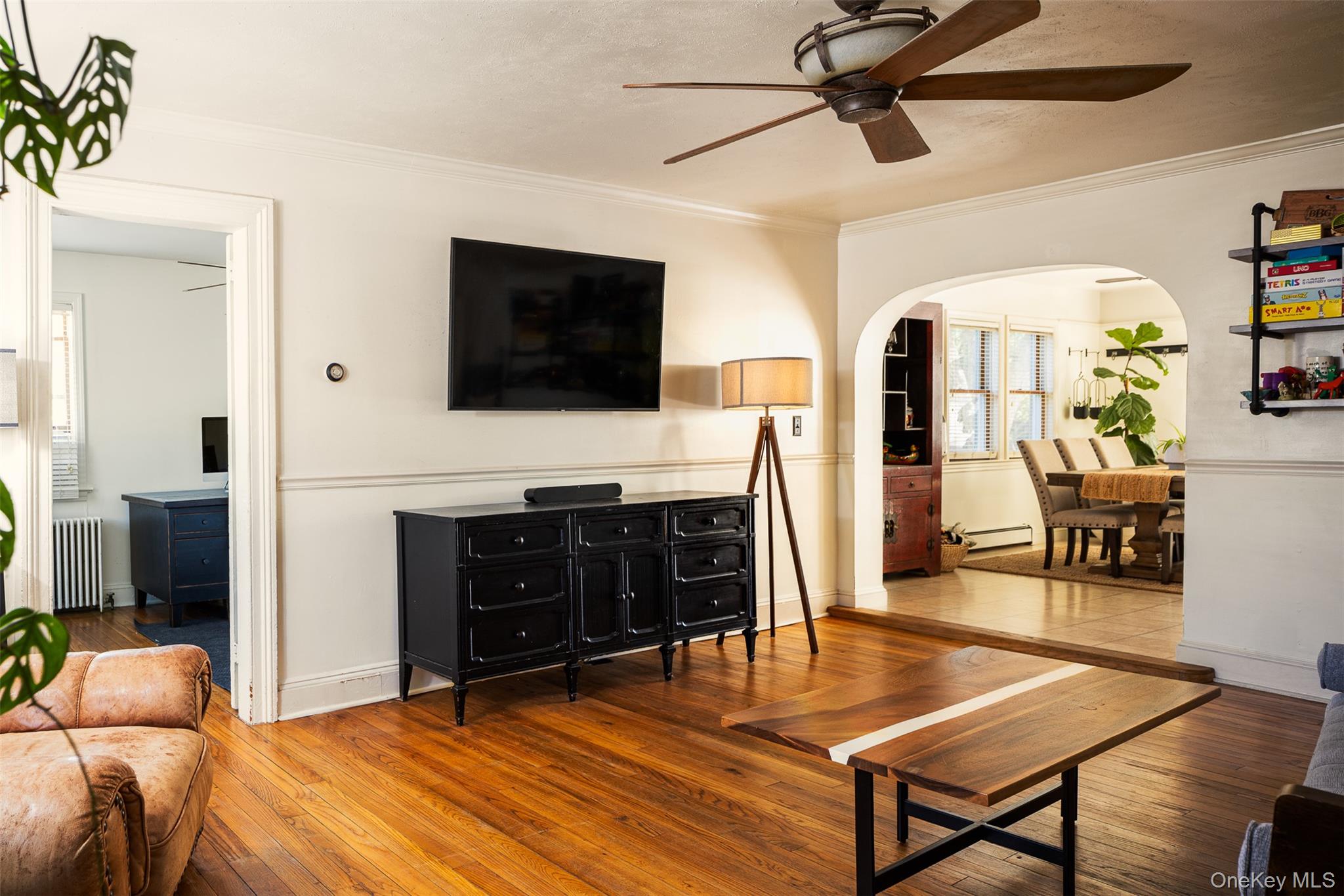 East Moriches, New York, 11940, United States, 6 Bedrooms Bedrooms, ,4 BathroomsBathrooms,Residential,For Sale,1994903