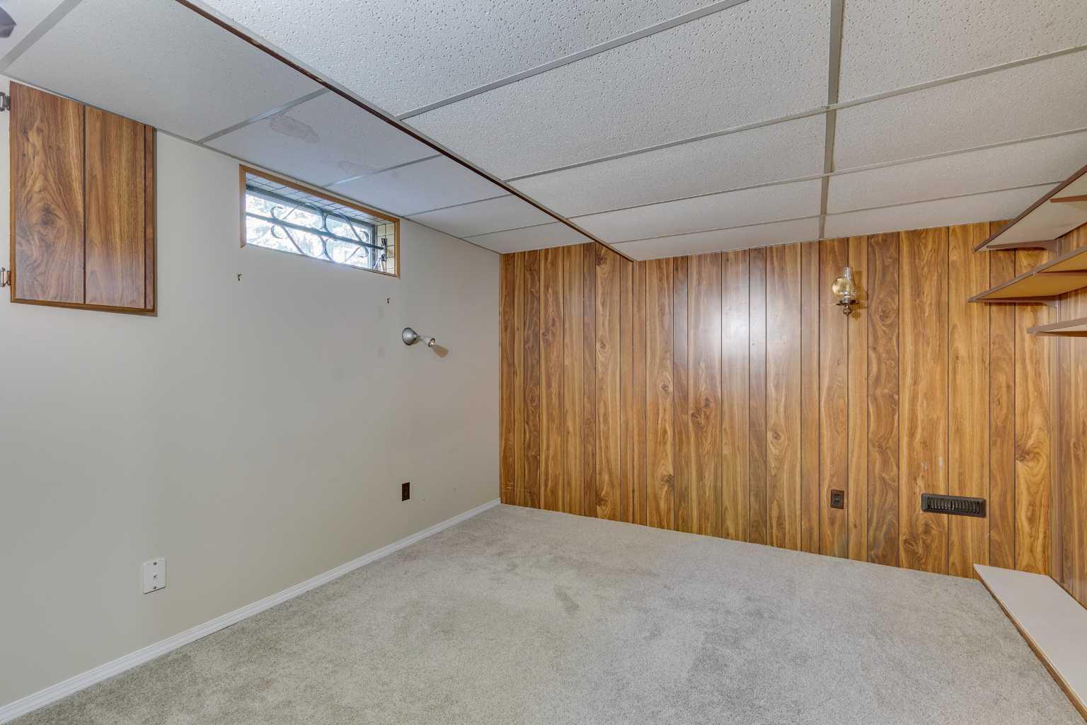 CALGARY, Alberta, T3B 2W3, CA, 7 Bedrooms Bedrooms, ,4 BathroomsBathrooms,Residential,For Sale,1988162