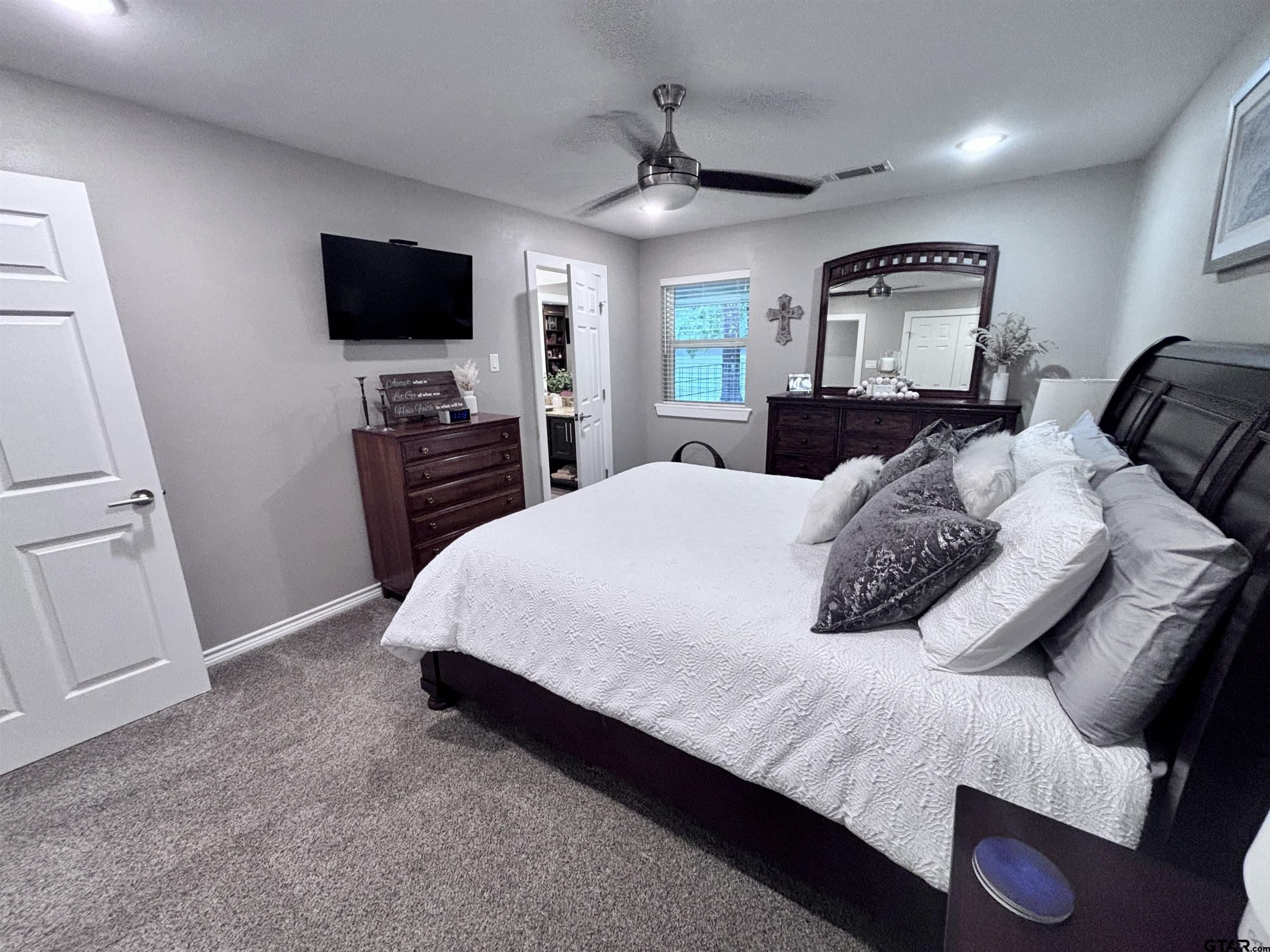 Pittsburg, Texas, 75686, United States, 4 Bedrooms Bedrooms, ,5 BathroomsBathrooms,Residential,For Sale,1942722