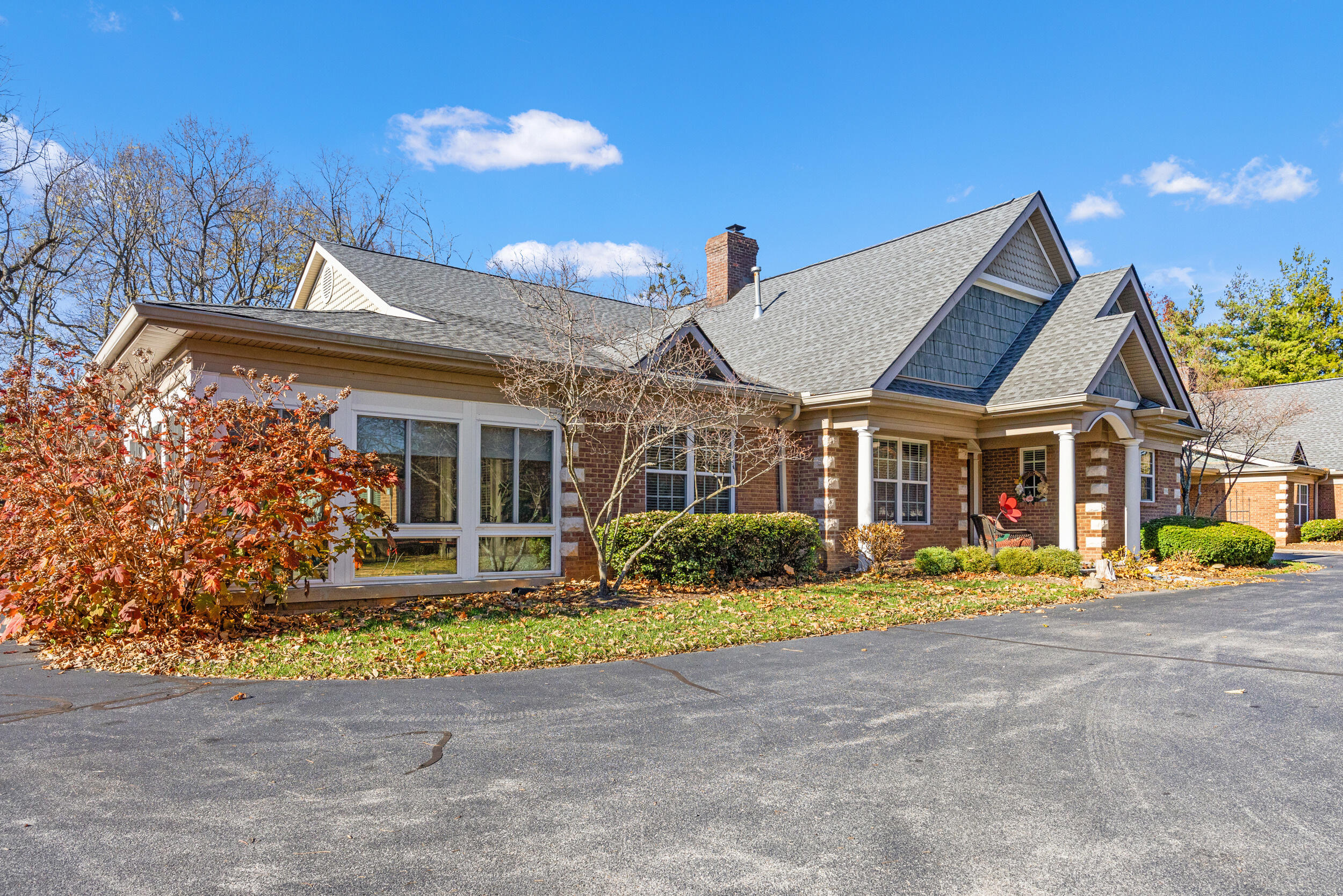 Lexington, Kentucky, 40503, United States, 2 Bedrooms Bedrooms, ,2 BathroomsBathrooms,Residential,For Sale,1995955