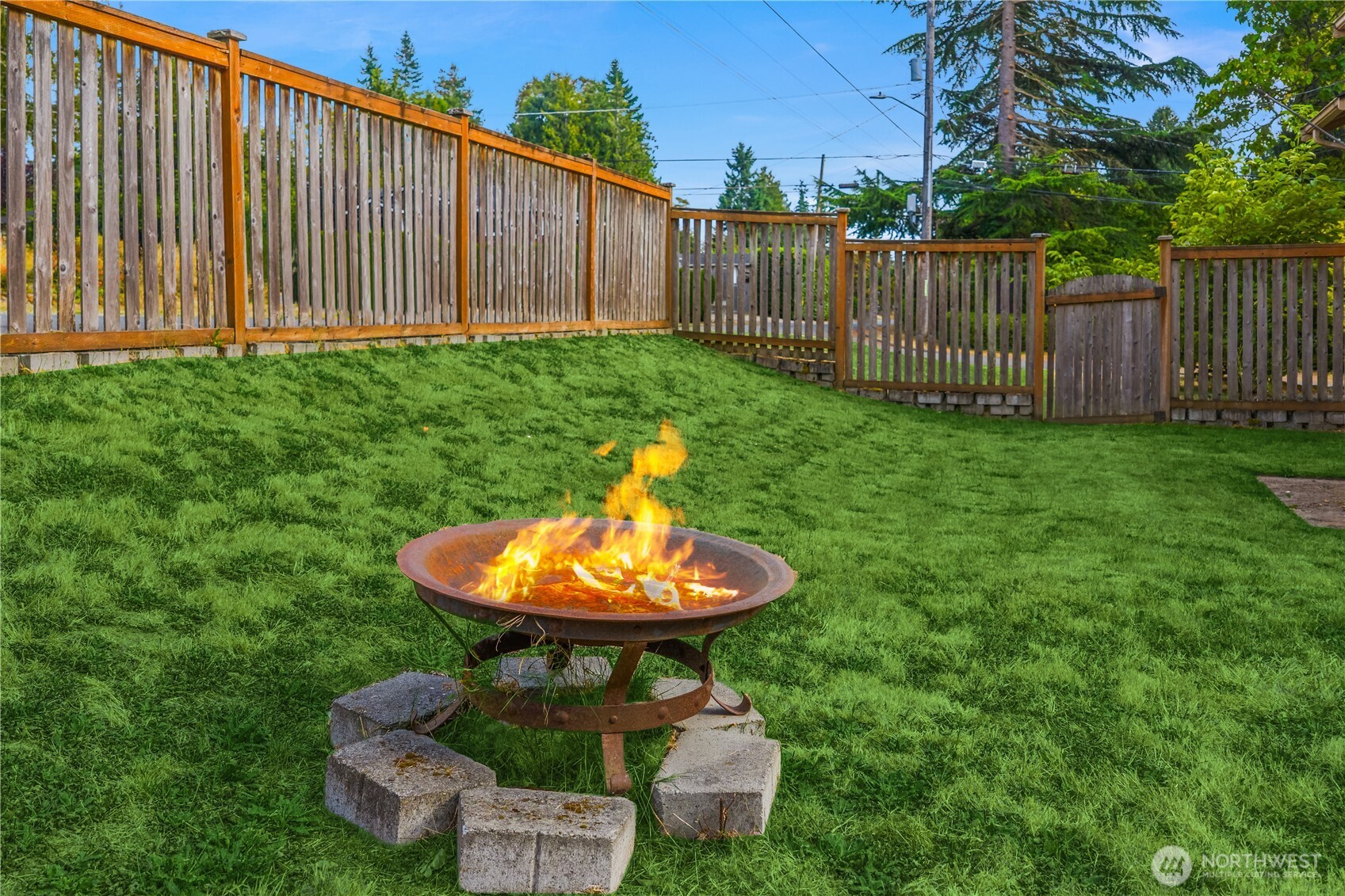 Seattle, Washington, 98125, United States, 4 Bedrooms Bedrooms, ,2 BathroomsBathrooms,Residential,For Sale,1934622