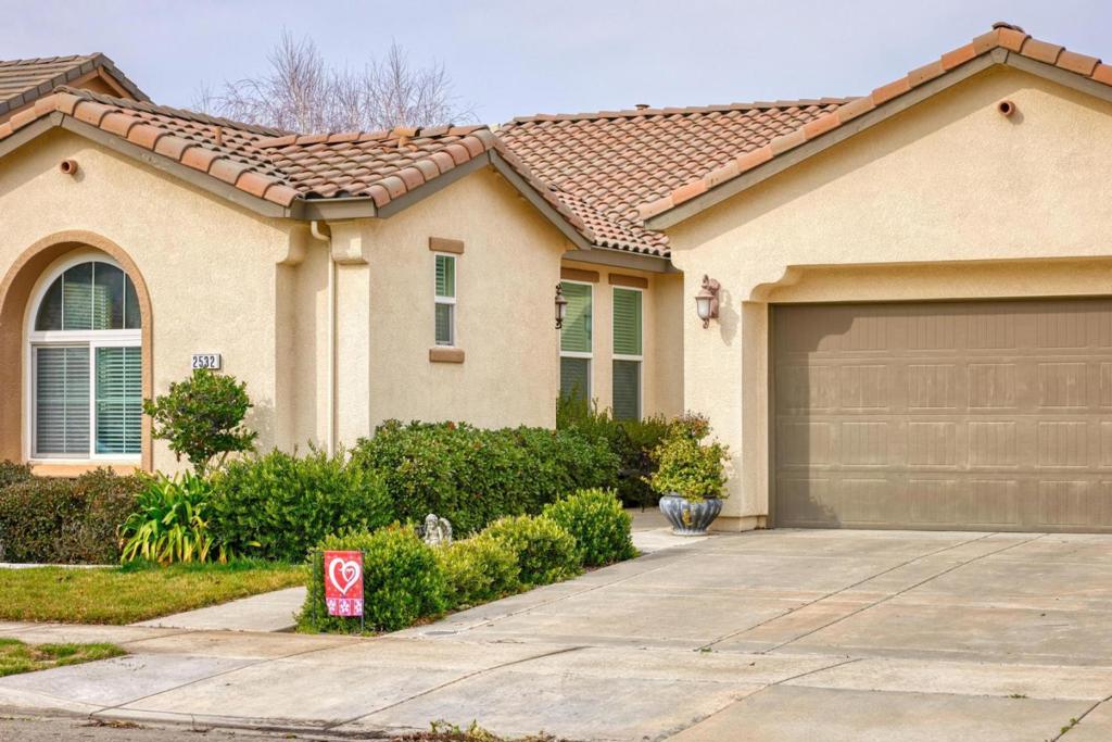 Oakdale, California, 95361, United States, 4 Bedrooms Bedrooms, ,2 BathroomsBathrooms,Residential,For Sale,1981612