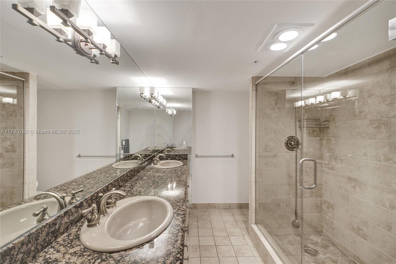 Aventura, Florida, 33180, United States, 5 Bedrooms Bedrooms, ,4 BathroomsBathrooms,Residential,For Sale,1794425