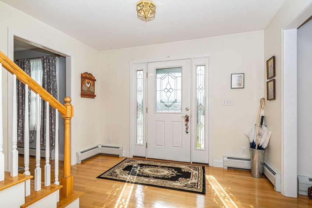 Seabrook, New Hampshire, 03874, United States, 4 Bedrooms Bedrooms, ,3 BathroomsBathrooms,Residential,For Sale,1942793