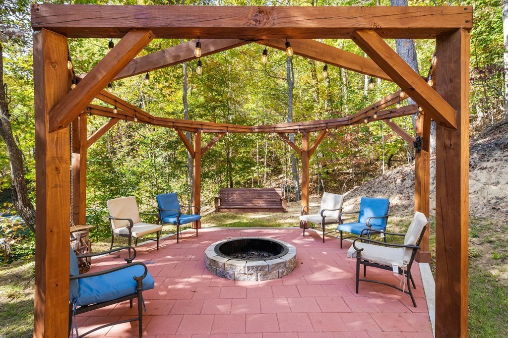 Blairsville, Georgia, 30512, United States, 3 Bedrooms Bedrooms, ,3 BathroomsBathrooms,Residential,For Sale,1979899