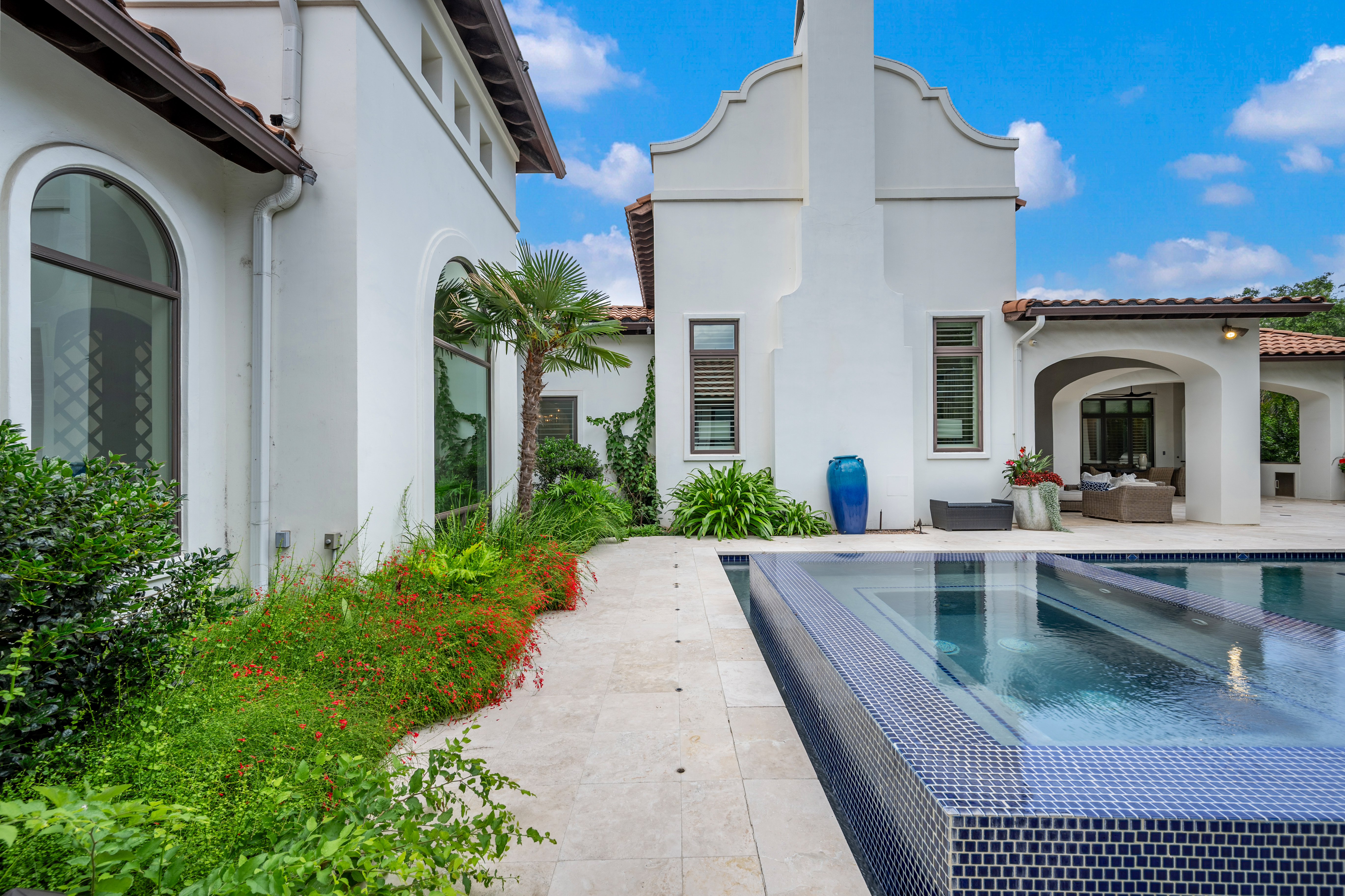  Defined By Timeless Santa Barbara Architecture And Exceptional Craftsmanship - 物件實景