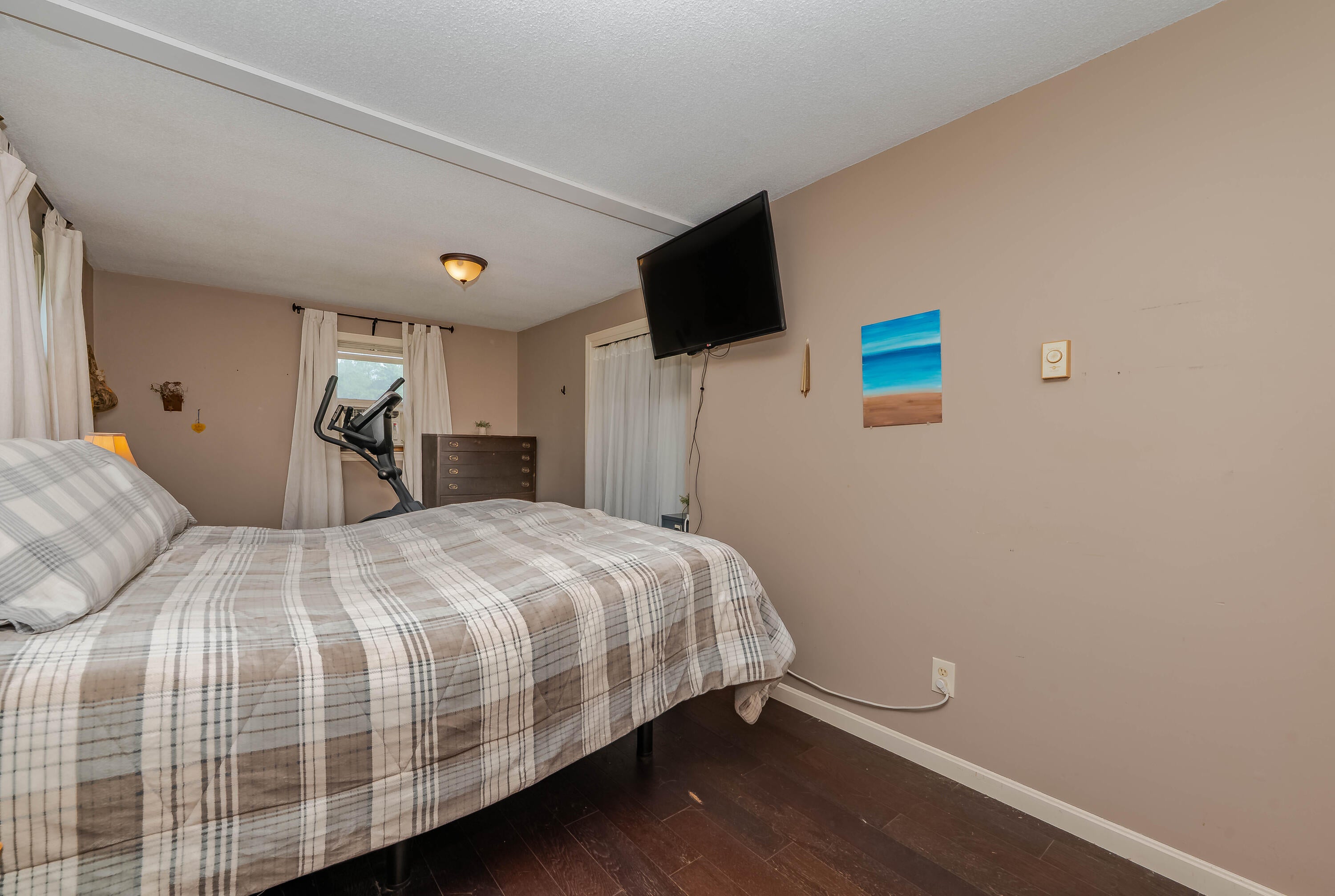 Eliot, Maine, 03903, United States, 2 Bedrooms Bedrooms, ,1 BathroomBathrooms,Residential,For Sale,1887837