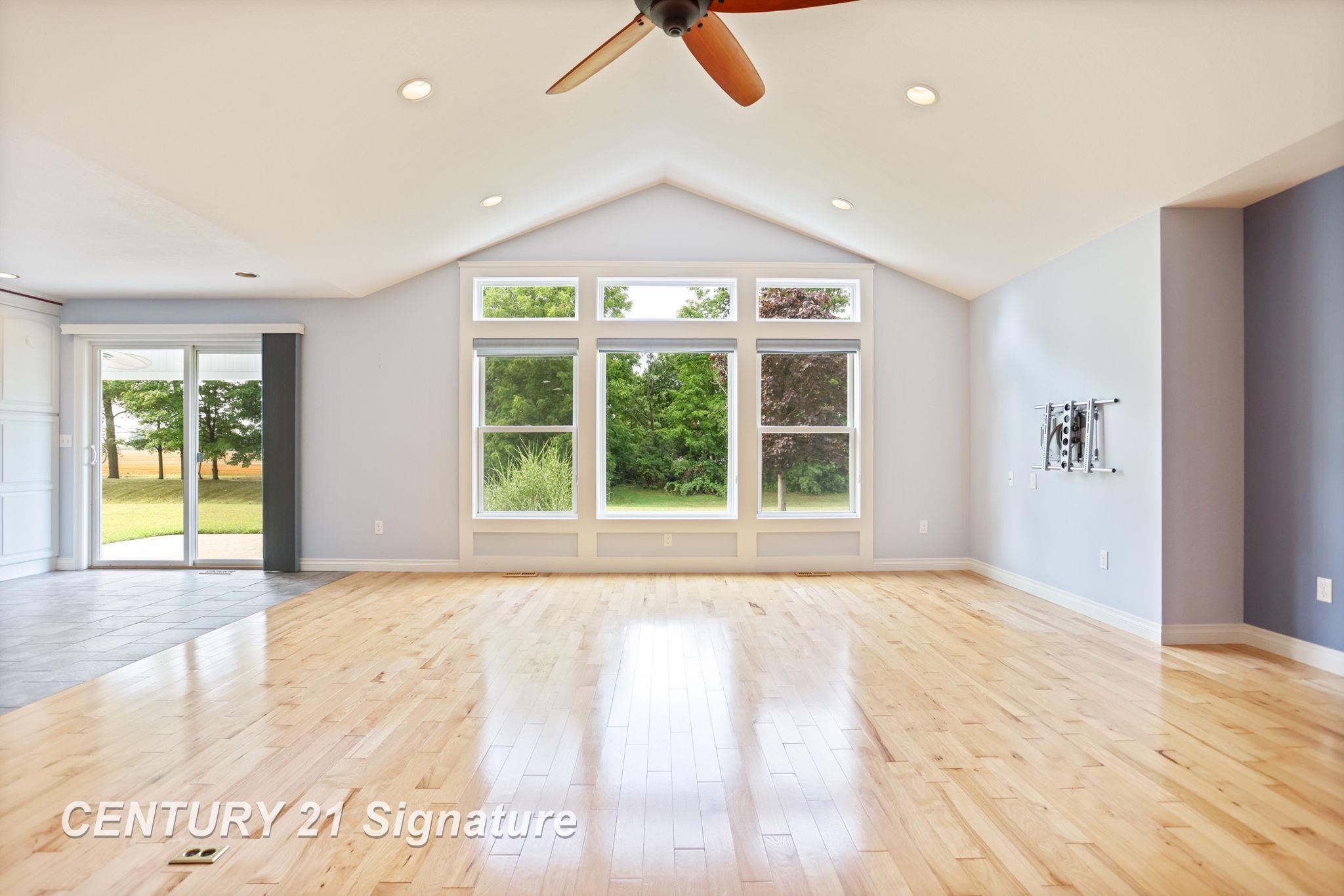Freeland, Michigan, 48623, United States, 4 Bedrooms Bedrooms, ,3 BathroomsBathrooms,Residential,For Sale,1924442