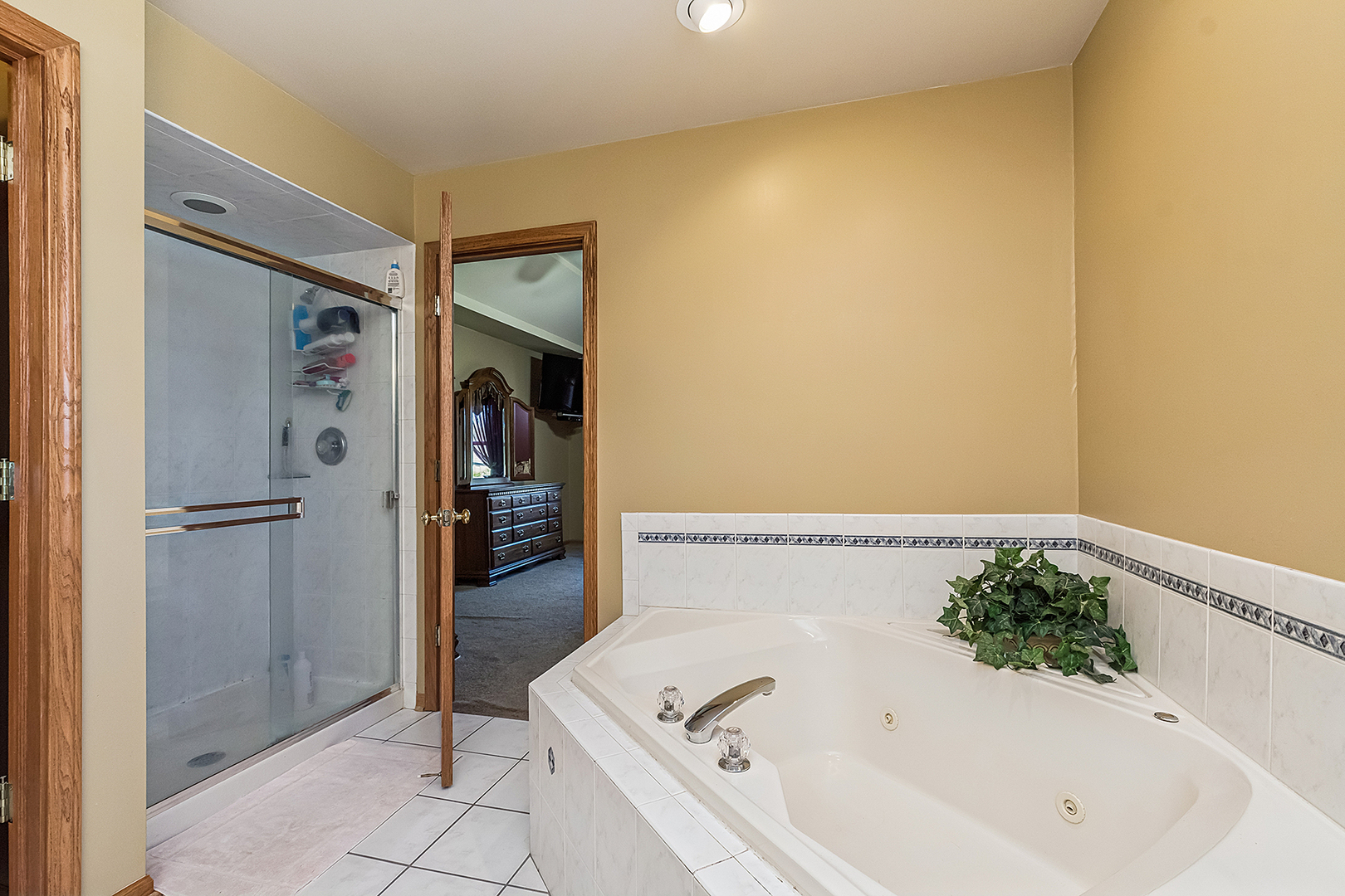 Orland Park, Illinois, 60467, United States, 4 Bedrooms Bedrooms, ,4 BathroomsBathrooms,Residential,For Sale,1984094