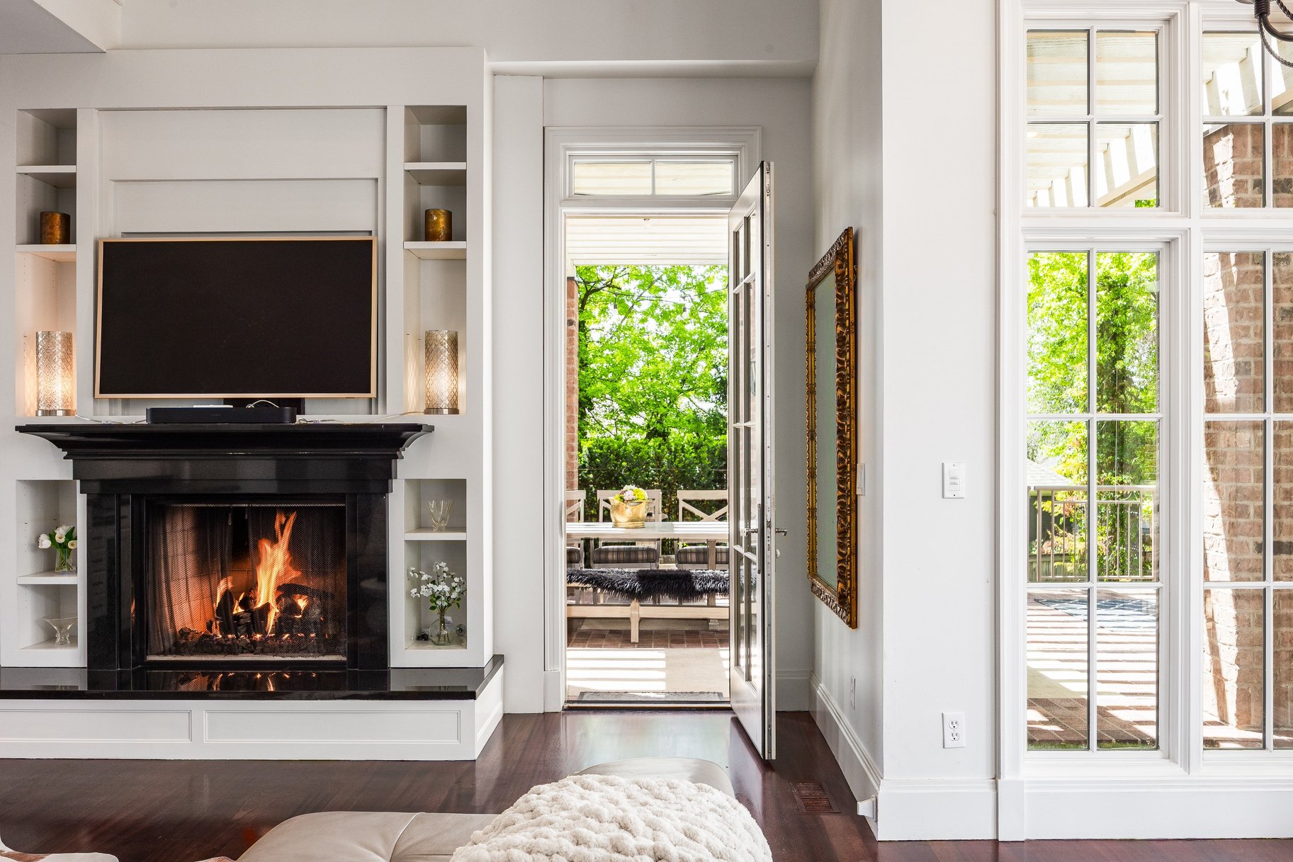 Stunning Custom Build on Millcreek Way - 物件實景