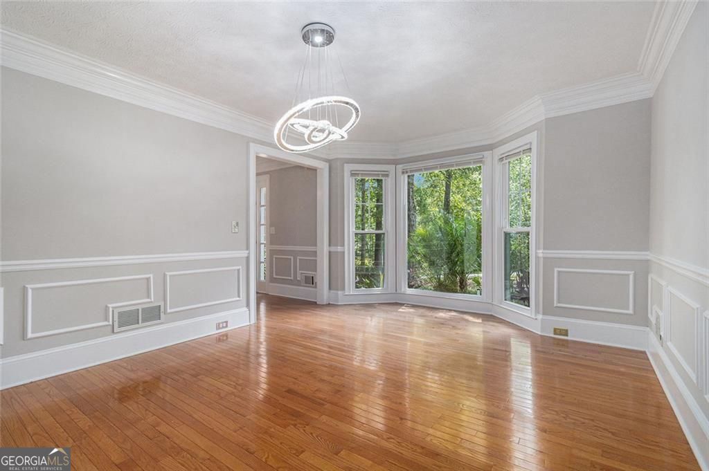 Roswell, Georgia, 30075, United States, 6 Bedrooms Bedrooms, ,4 BathroomsBathrooms,Residential,For Sale,1910371