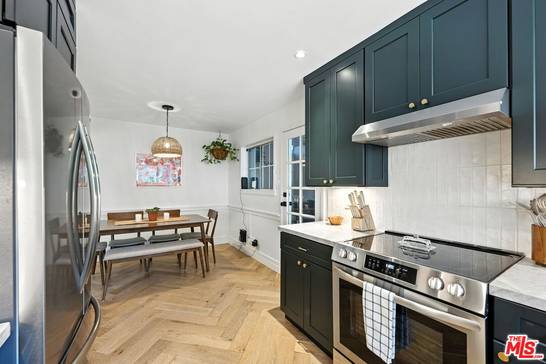 Topanga, California, 90290, United States, 2 Bedrooms Bedrooms, ,1 BathroomBathrooms,Residential,For Sale,1913417