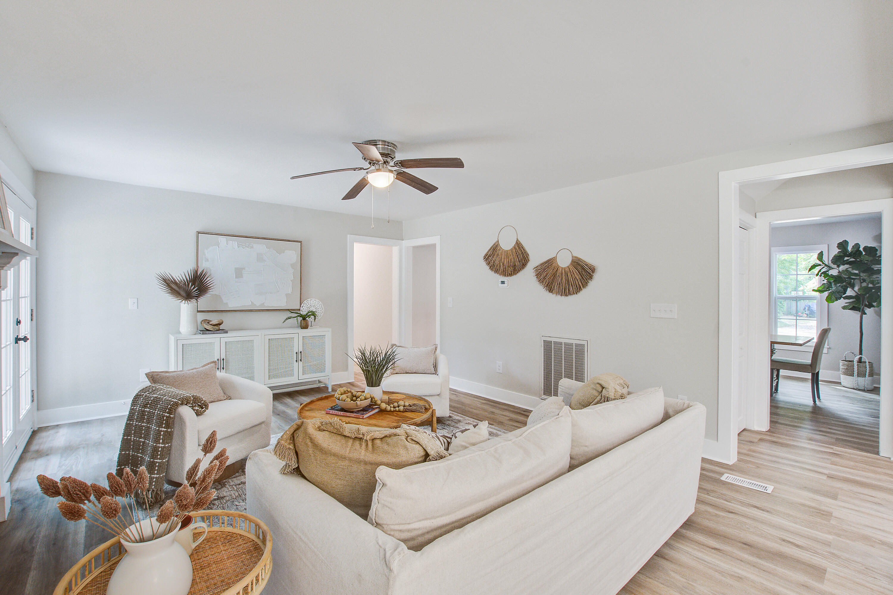 Summerville, South Carolina, 29485, United States, 6 Bedrooms Bedrooms, ,3 BathroomsBathrooms,Residential,For Sale,1950313