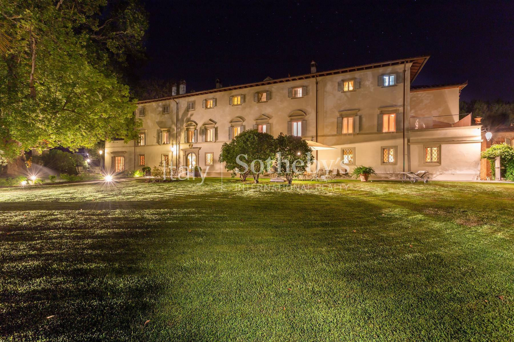  Prestigious luxury villa between Forte dei Marmi and Florence - 物件實景