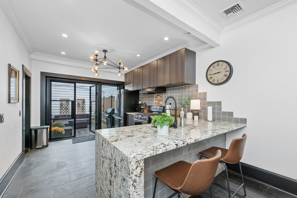 Boston, Massachusetts, 02127, United States, 2 Bedrooms Bedrooms, ,2 BathroomsBathrooms,Residential,For Sale,1988165