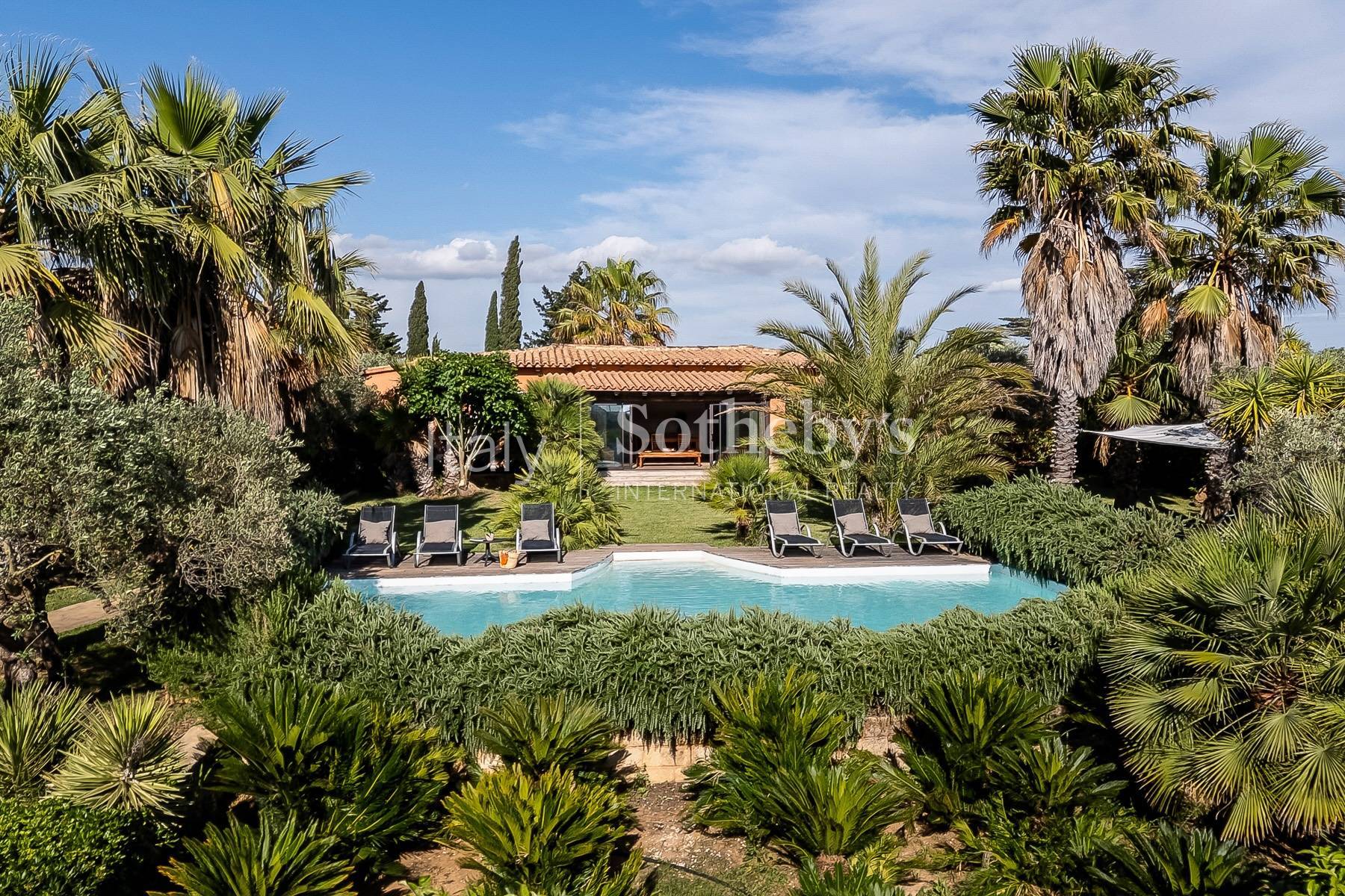  Private villa with pool - 物件實景