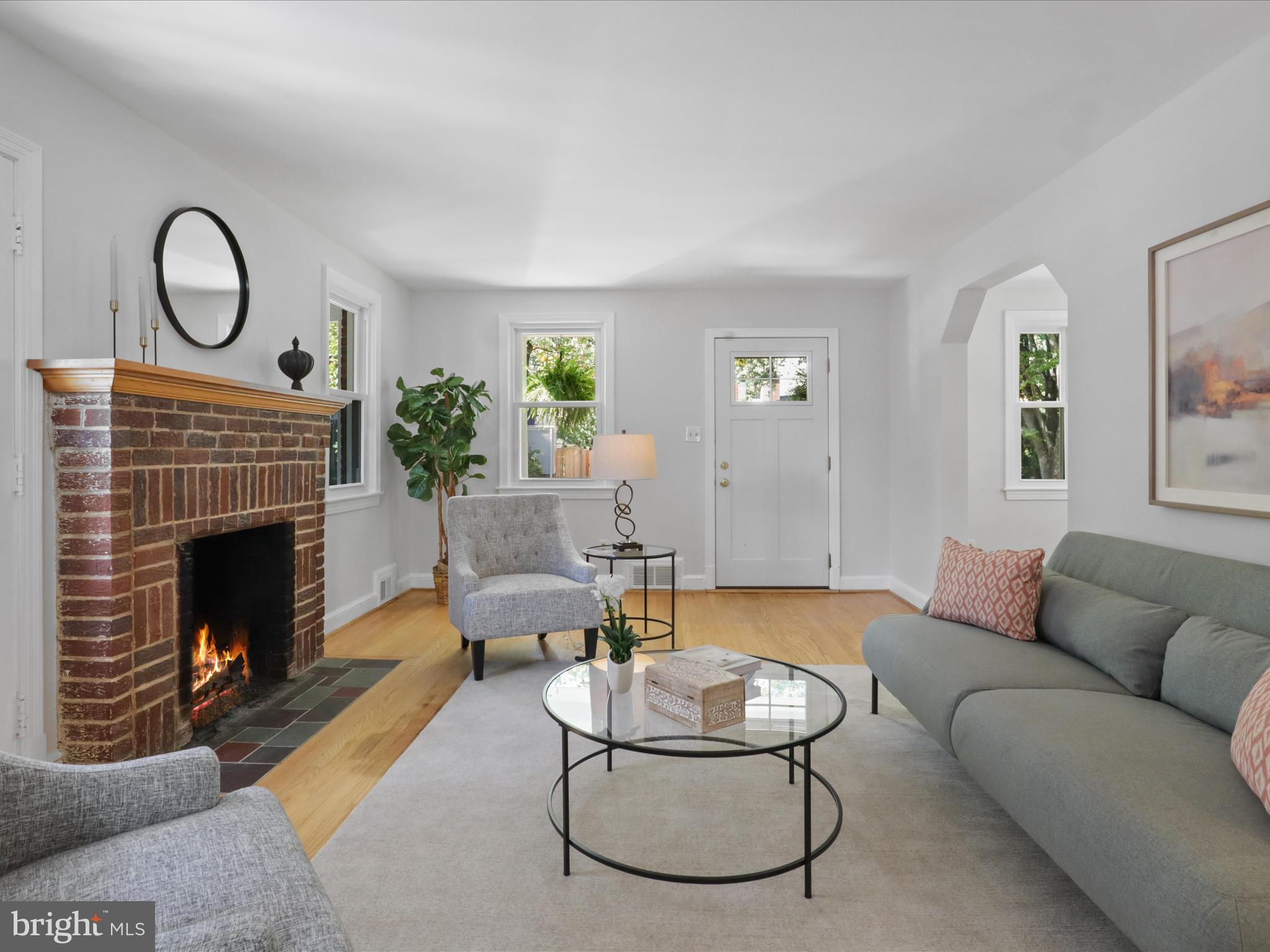 Arlington, Virginia, 22207, United States, 3 Bedrooms Bedrooms, ,3 BathroomsBathrooms,Residential,For Sale,1979007