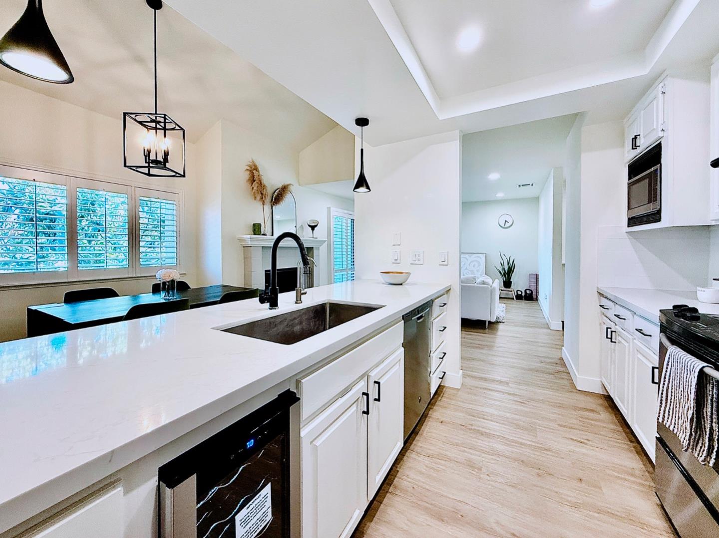 Santa Clara, California, 95051, United States, 2 Bedrooms Bedrooms, ,2 BathroomsBathrooms,Residential,For Sale,1941992
