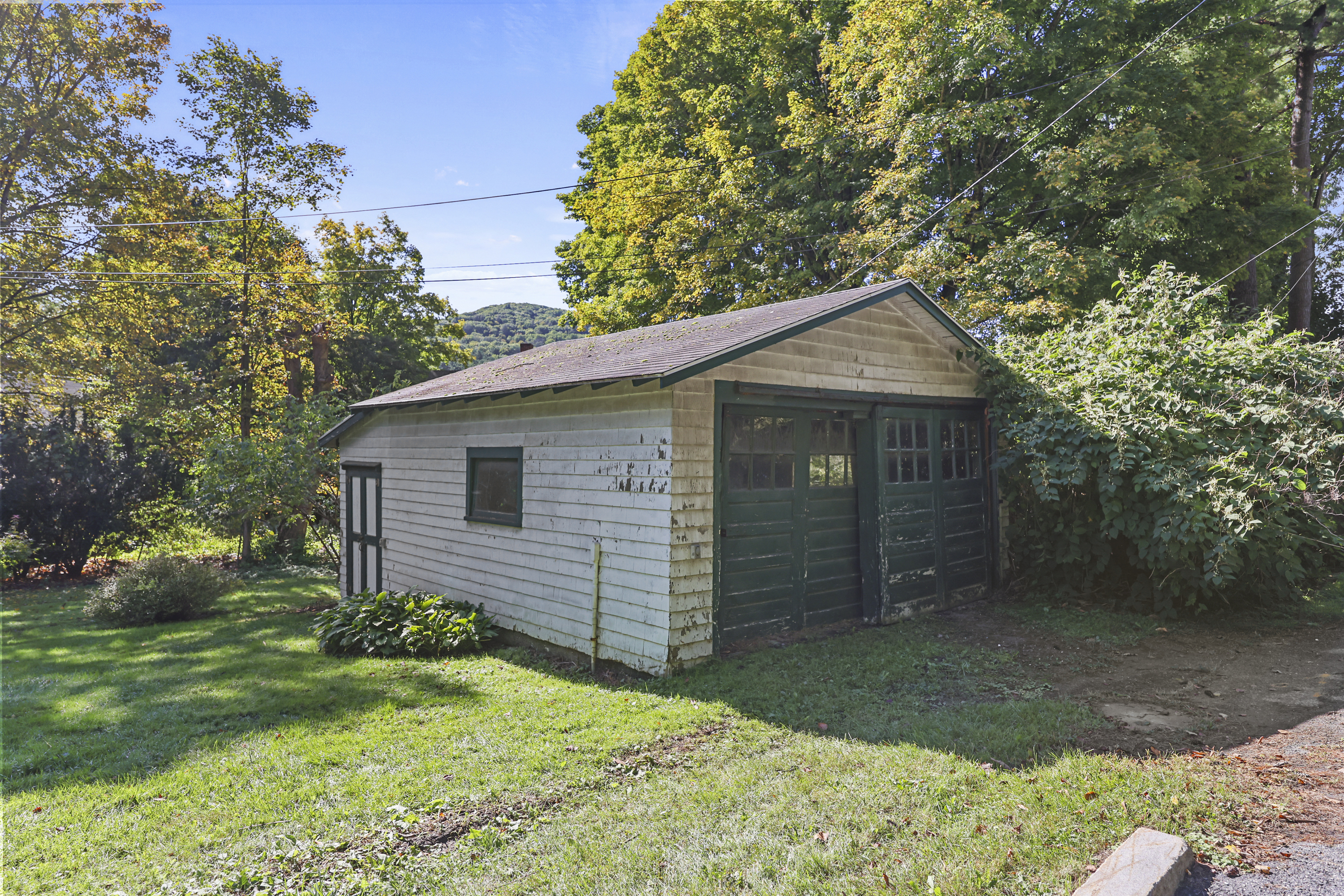  CHARMING STOCKBRIDGE 4-BED HOME AWAITS YOUR VISION - 物件實景