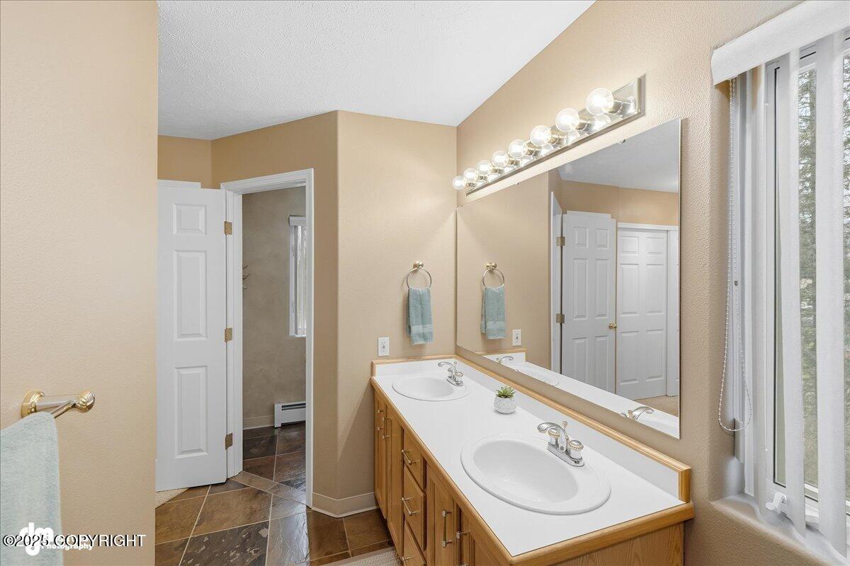 Kenai, Alaska, 99611, United States, 4 Bedrooms Bedrooms, ,2 BathroomsBathrooms,Residential,For Sale,1985692